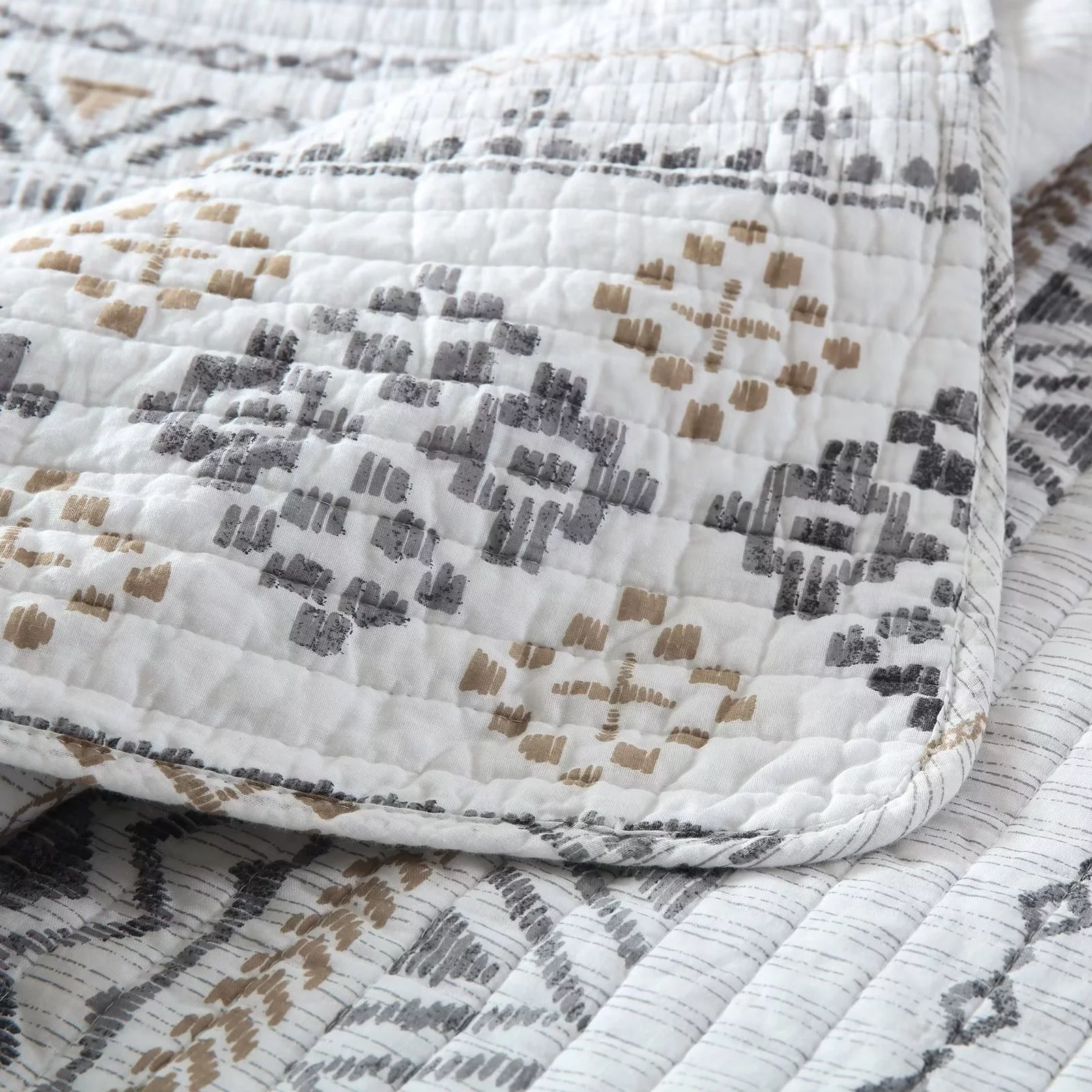 Bedduvit 100% Cotton King Size Quilt Set - Bohemian White & Charcoal Geometric Striped Quilt King, Boho Breathable Bedspread for All Season, 3-Piece Lightweight Summer Comforter Bedding Set, 98"x106"