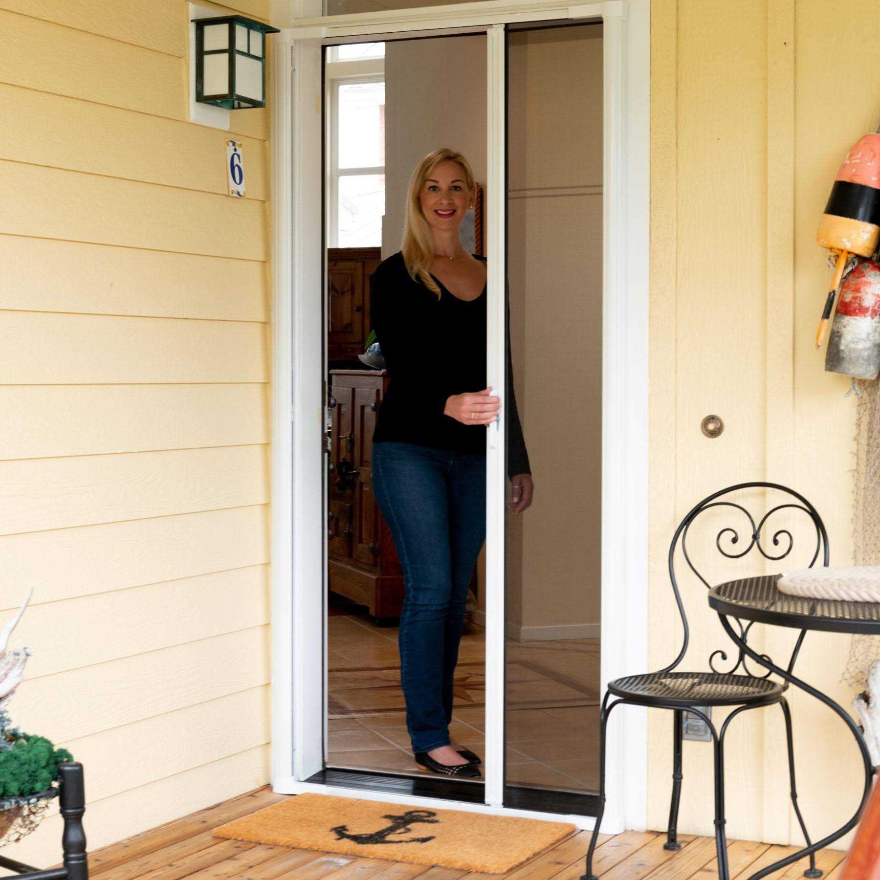 Genius Cool Single Retractable Door Screen-White