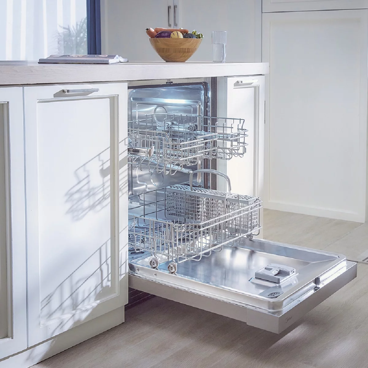 Midea 52 dBA 24" Built-In Dishwasher with Extended Dry