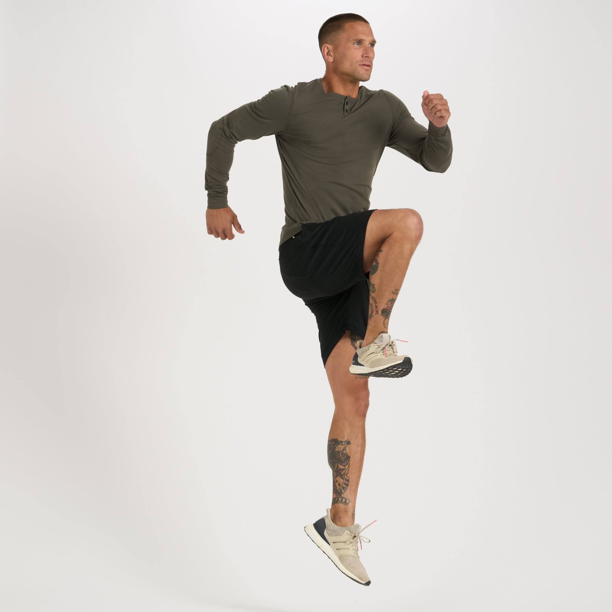 Vuori Men&s Ever Henley