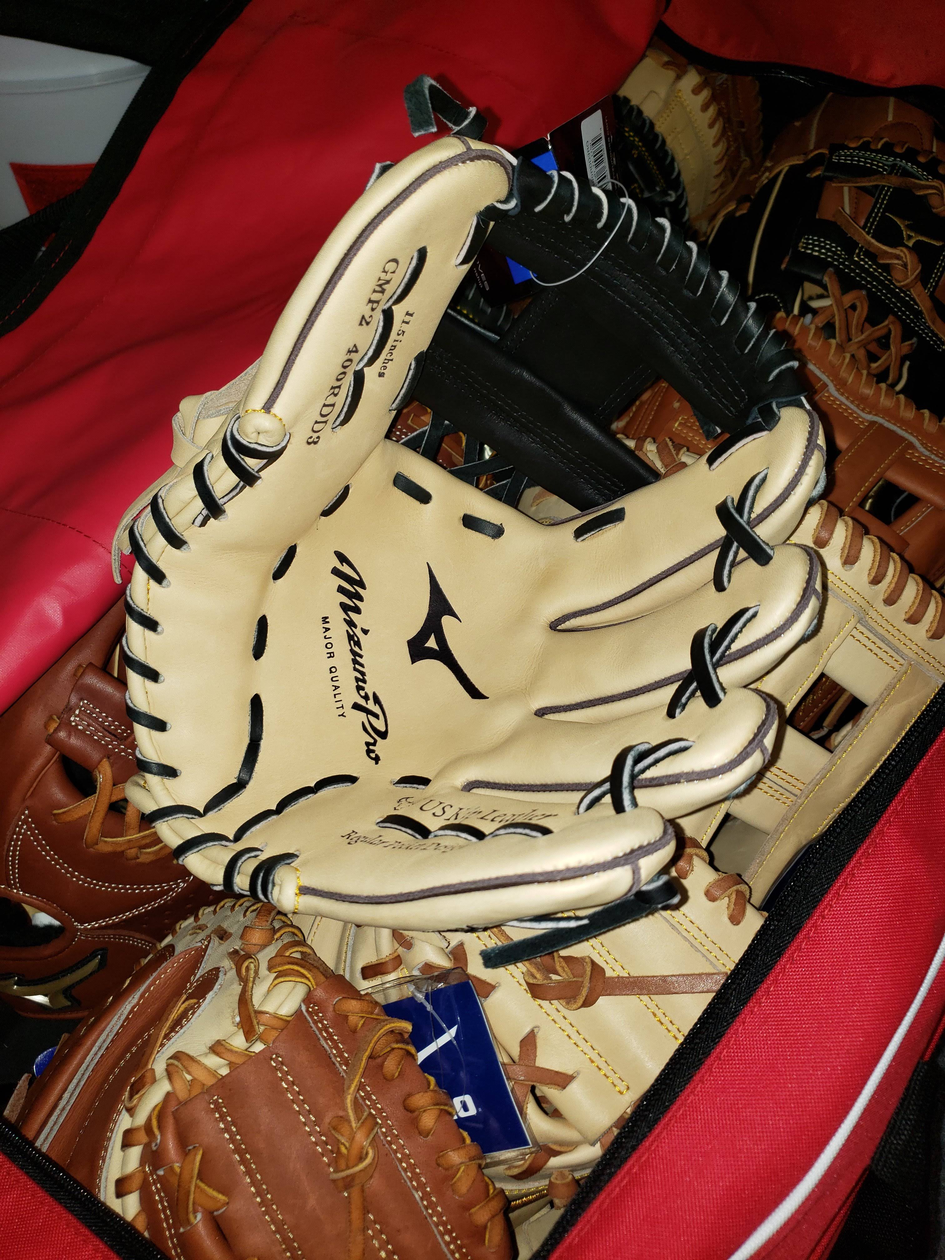 Mizuno Pro Infield 11.5x22 Baseball Glove - Regular Pocket