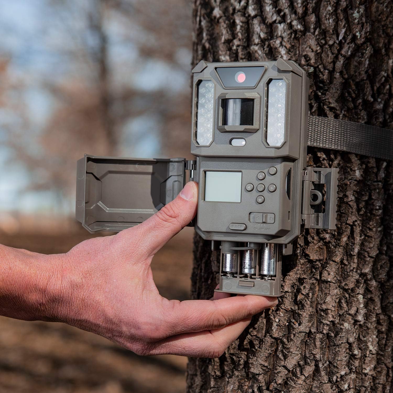 Bushnell 24MP Core Prime Brown Low Glow Trail Camera 119932CB, with 6 AA Batteries + 32GB SD Card and Lens Cleaning Cloth