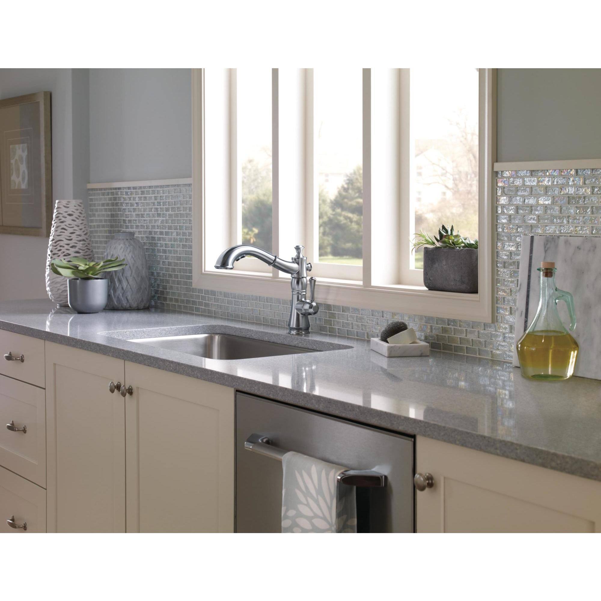 Delta 4197-RB-DST Cassidy Single Handle Pull-Out Kitchen Faucet - Venetian Bronze