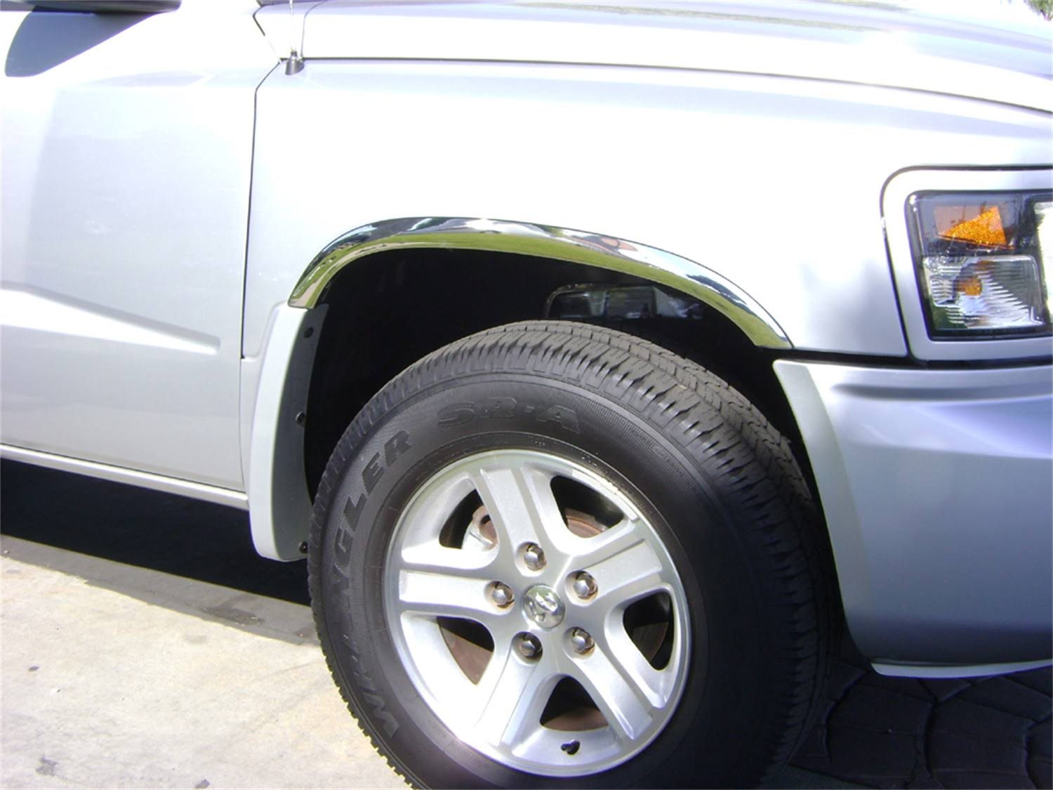 2005-2013 Dodge Dakota Carrichs Stainless Steel Fender Trim FTDO202