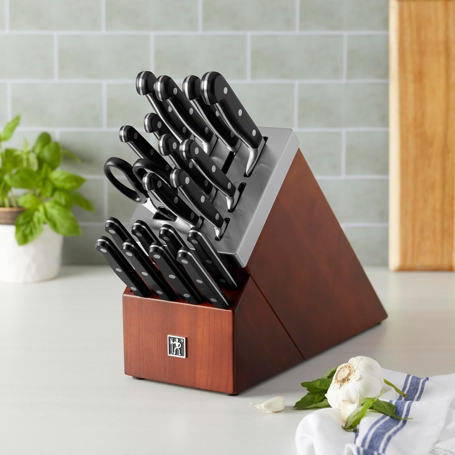 Henckels Classic Precision 20-pc Self-Sharpening Knife Block Set