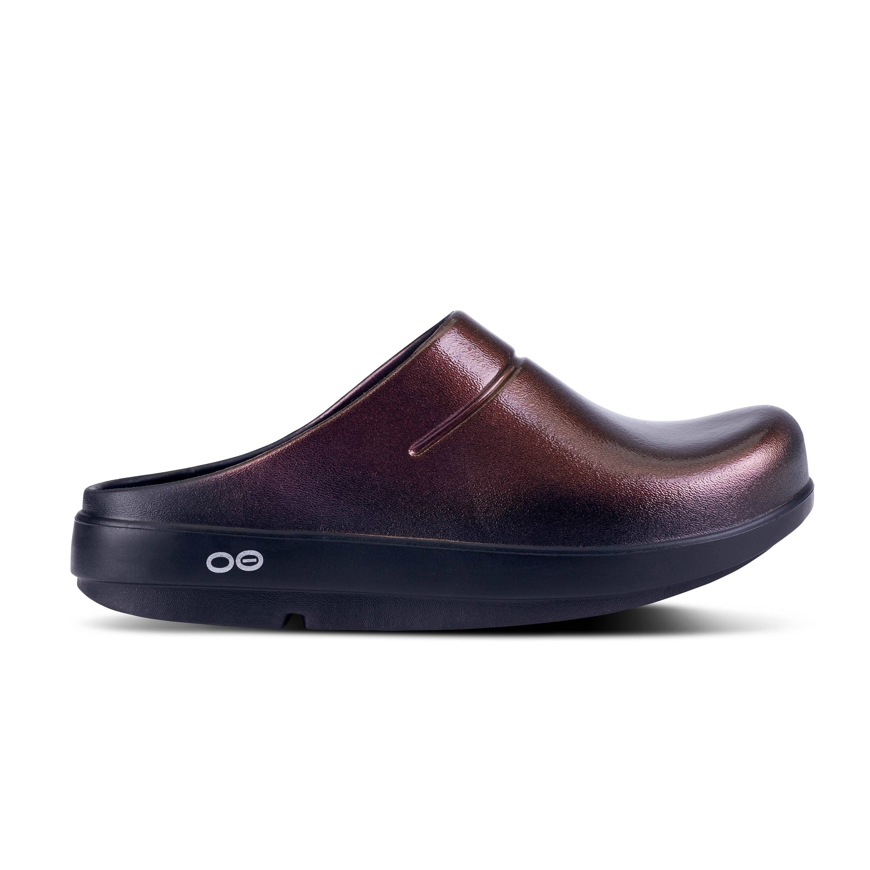 OOFOS - OOcloog Luxe Clog - 4 - Cabernet