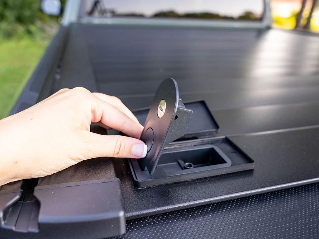 Retrax by RealTruck RetraxPRO XR Retractable Truck Tonneau Cover|T-80485|Compatible with 2020-2023 Chevy/GMC Silverado/Sierra 2500/3500HD (does not fit w/ factory side boxes) 8'2" Bed