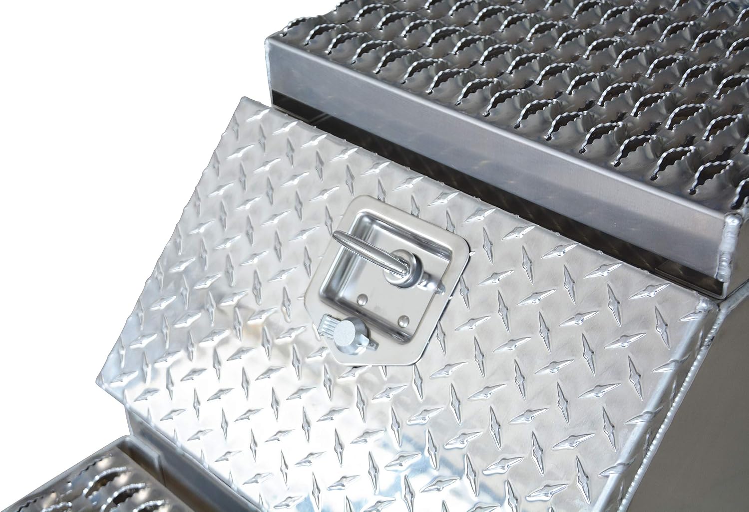 Heavy Duty Aluminum Semi Truck Side Storage Saddle Step Box / 18" L x 25" W x 28" H
