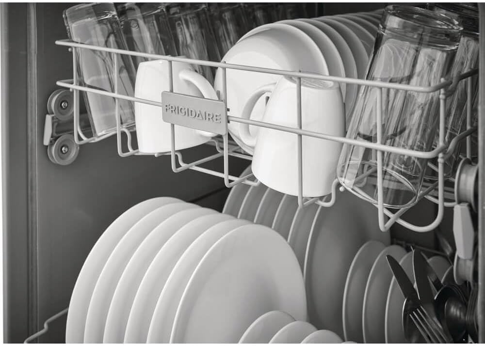 Frigidaire 24" White Built-In Dishwasher - FDPC4221AW