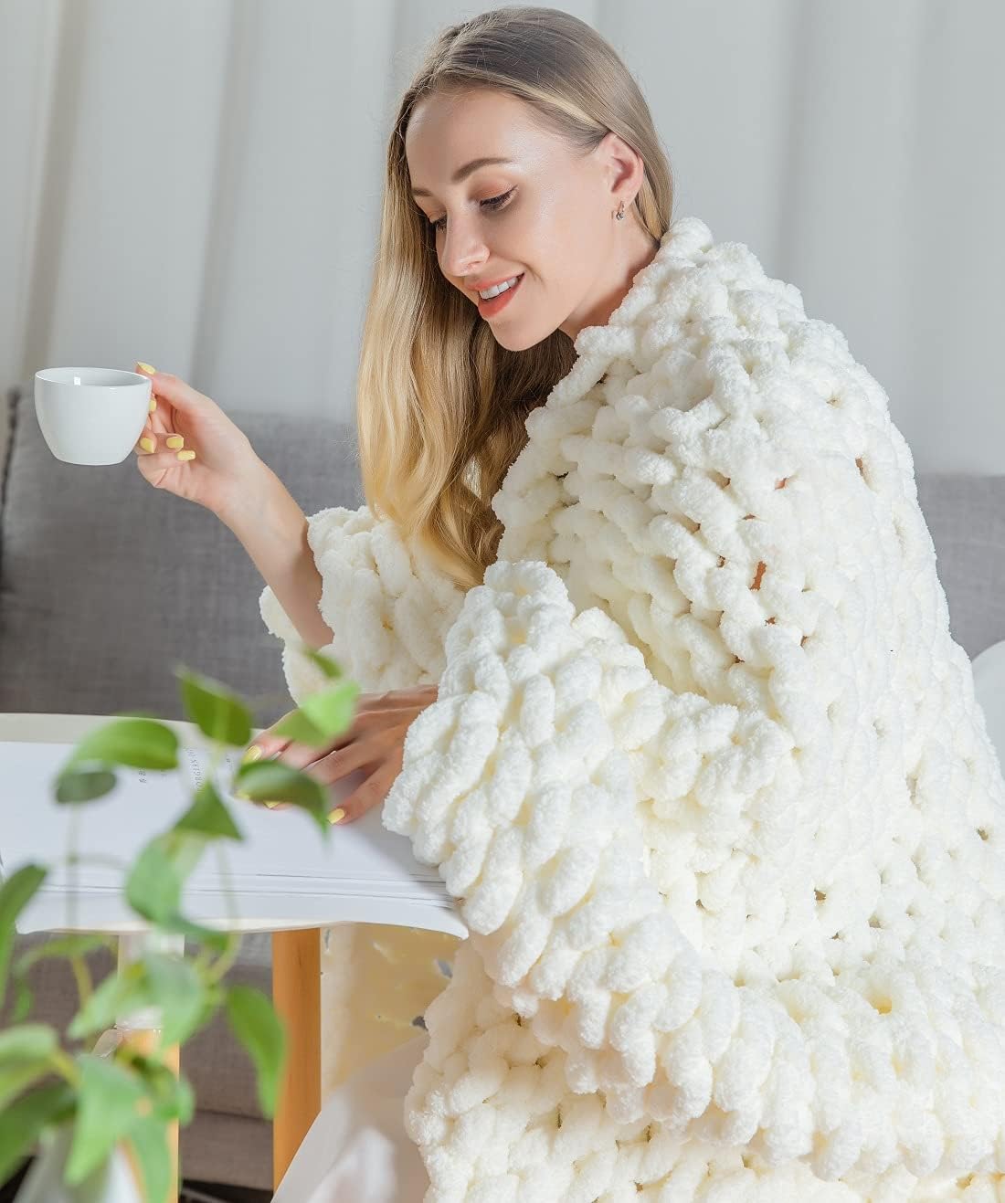 DIRUNEN Chunky Knit Luxury Throw Blanket Large Cable Knitted Premium Soft Cozy Chenille Bulky Blankets for Cuddling up in Bed, on The Couch or Sofa Navy 40×59