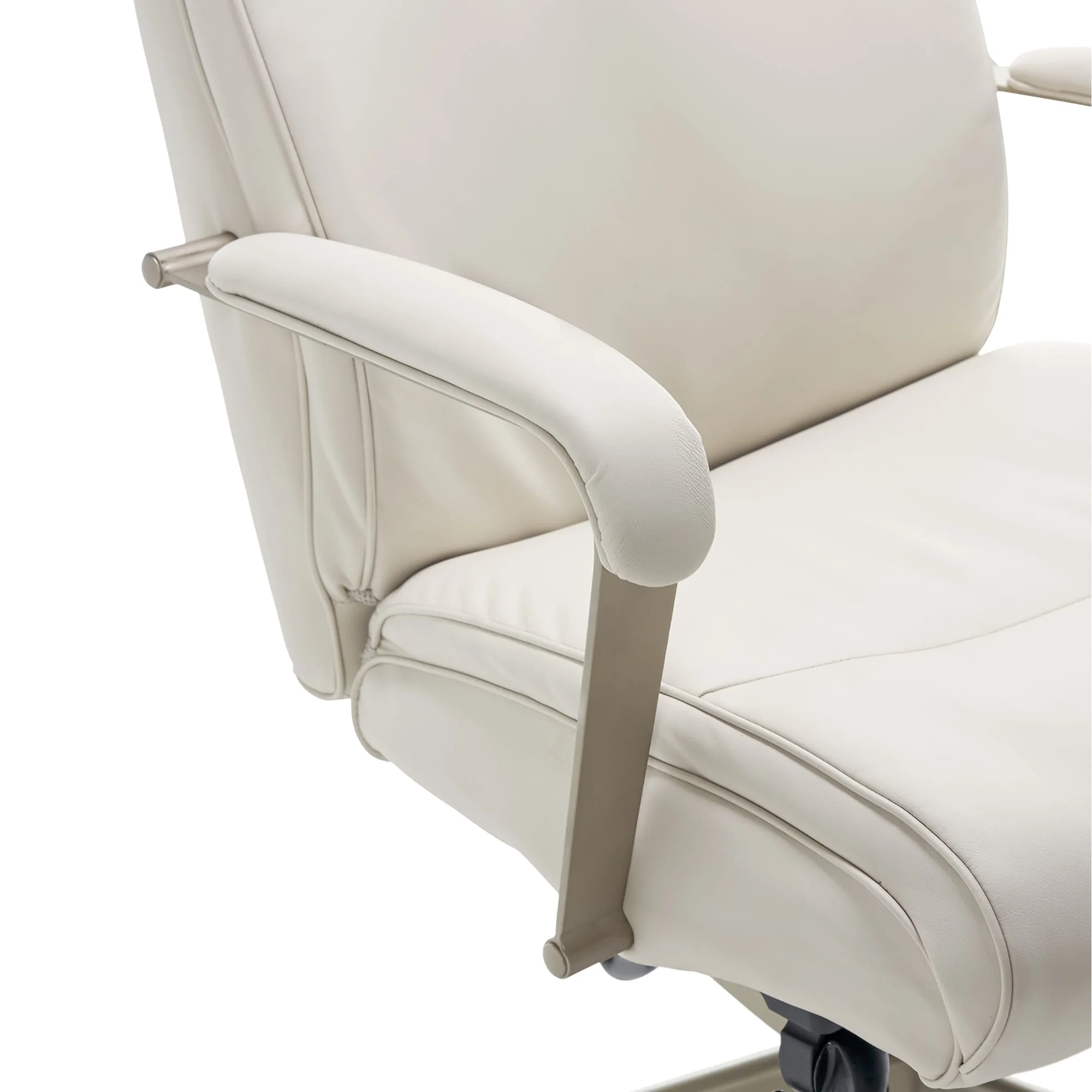 La-Z-Boy Melrose - Chair - executive - ergonomic - armrests - L-shaped - tilt - swivel - foam, bonded leather - white