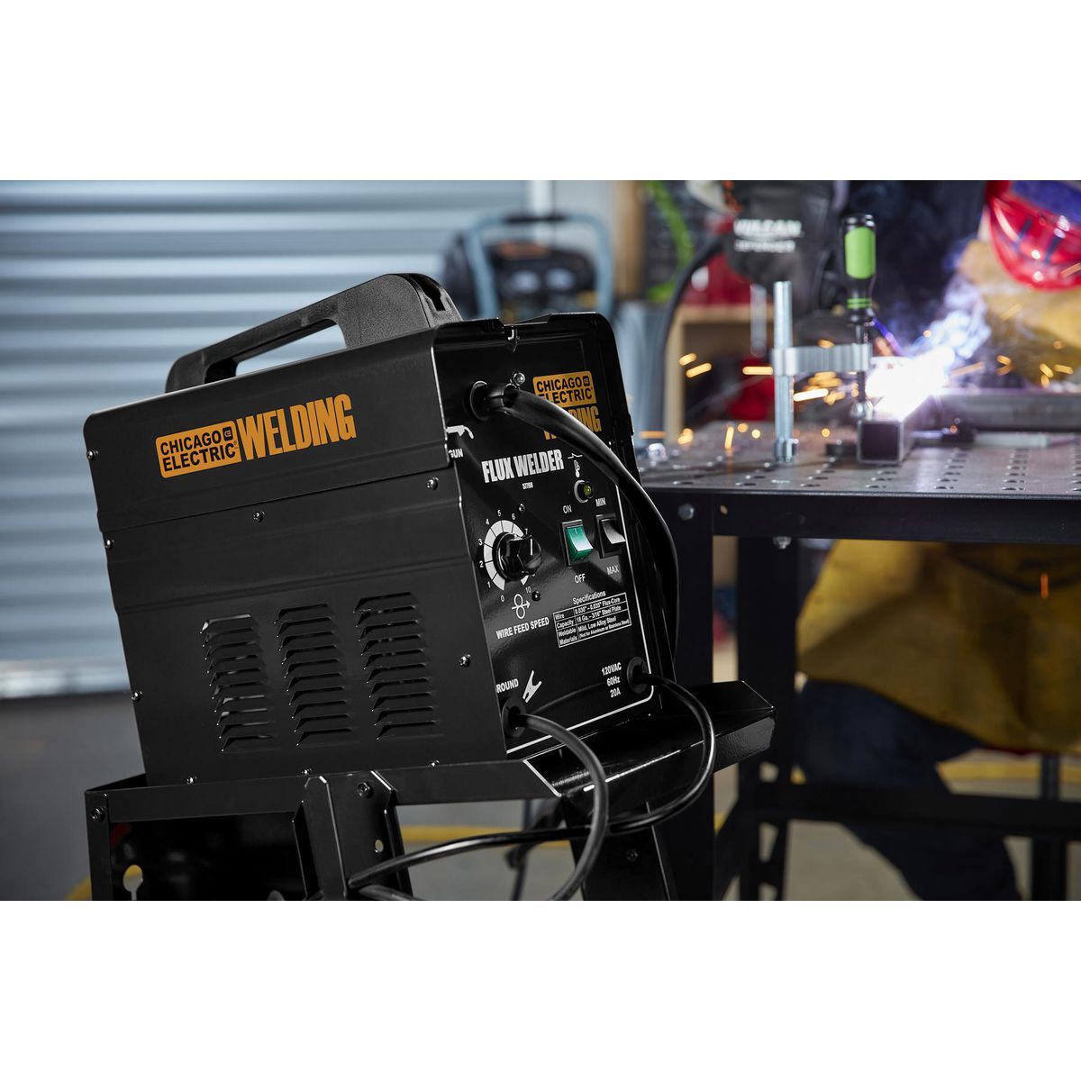CHICAGO ELECTRIC Flux 125 Welder
