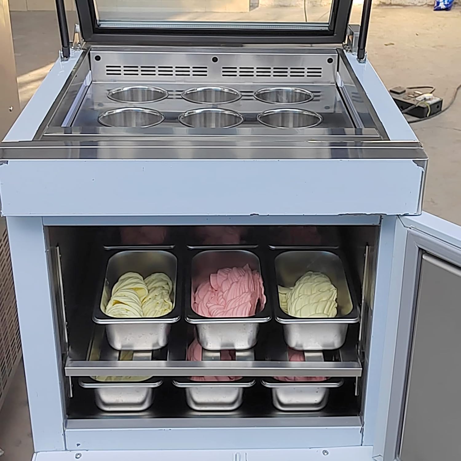 Kolice Commercial 9 Drums/ 6 Pans Ice Cream Showcase Freezer,Ice Cream Display Showcase, Ice Cream Display Freezer for Restaurant, Ice Cream Shops, Hotels, etc.