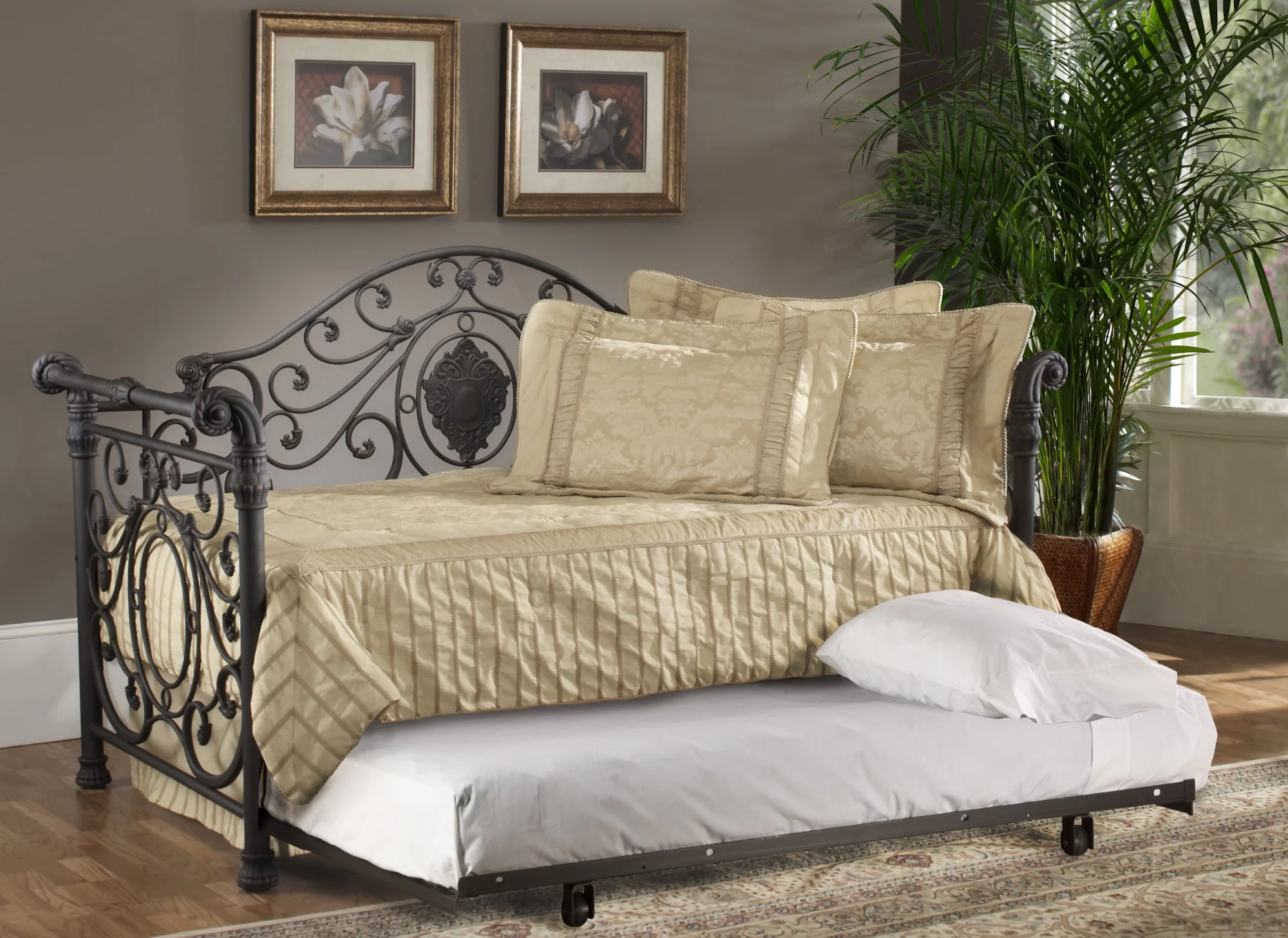 Hillsdale Furniture Mercer Vintage Metal Twin Daybed with Trundle, Antique Brown