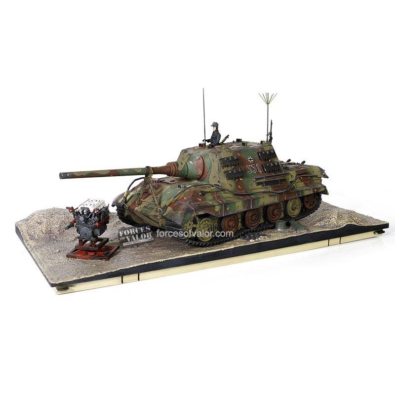 Forces of Valor | Sd.Kfz. 186 Jagdtiger Henschel Suspension 1945, 1/32 Scale Model | Bellford Toys and Hobbies