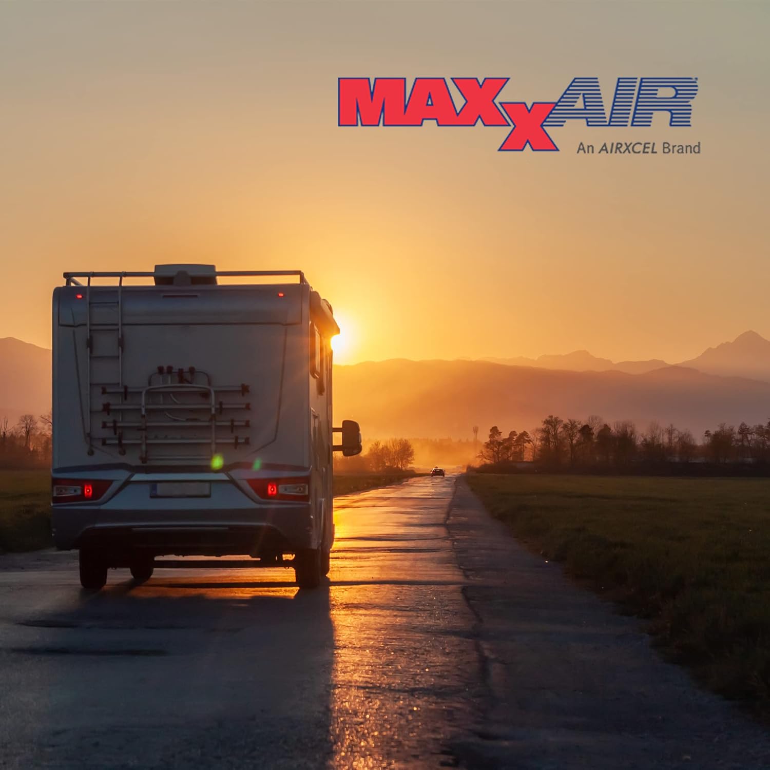Maxx Air 00-07500K MaxxFan Deluxe with Remote - Smoke, Black