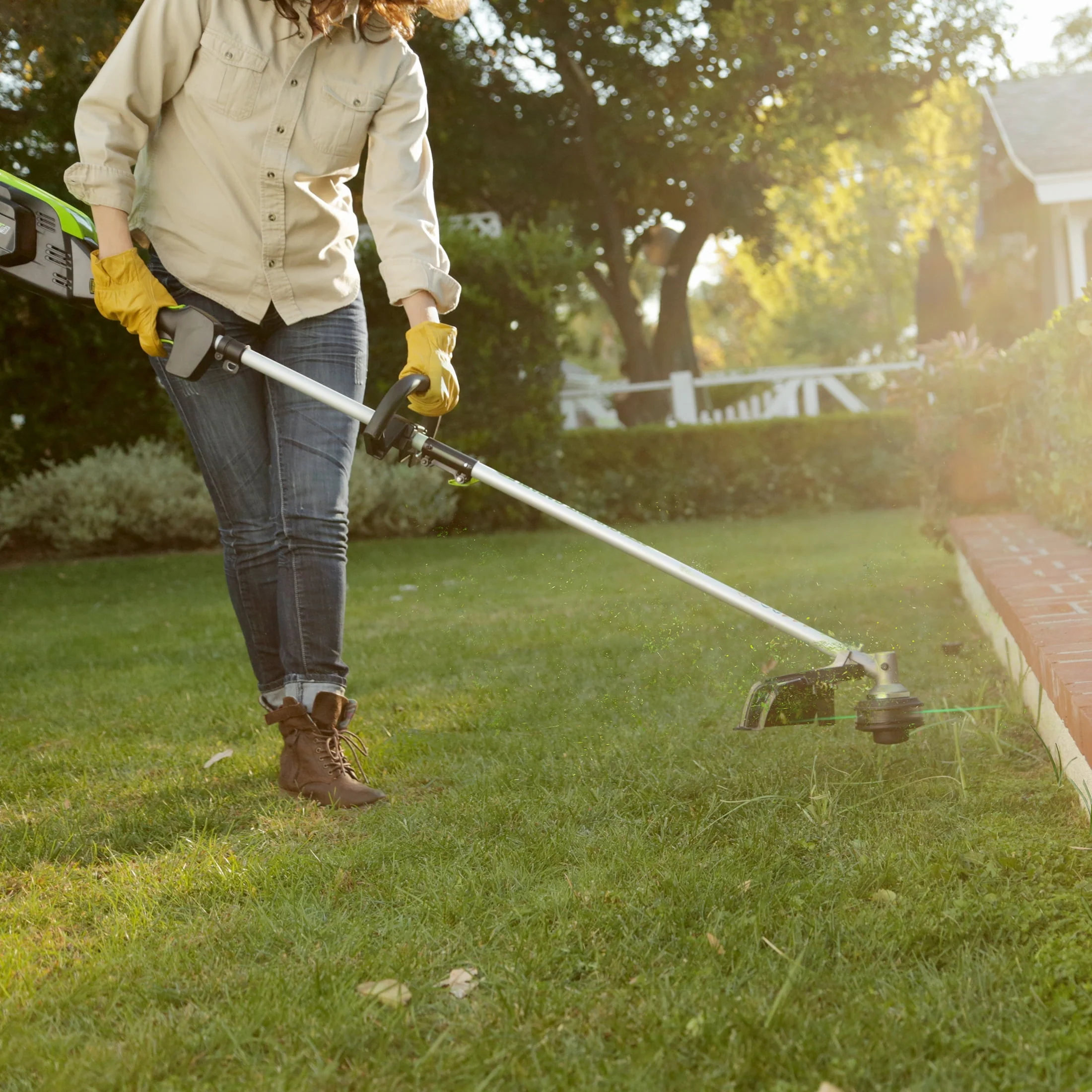 Greenworks 80V 16 Cordless String Trimmer with 2.0 Ah Battery & Charger 2100102VT