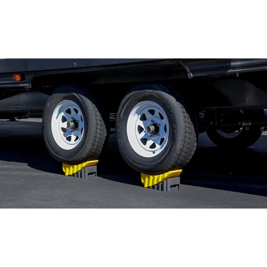 Camco 44425 Curved Leveler - 2 / Pack