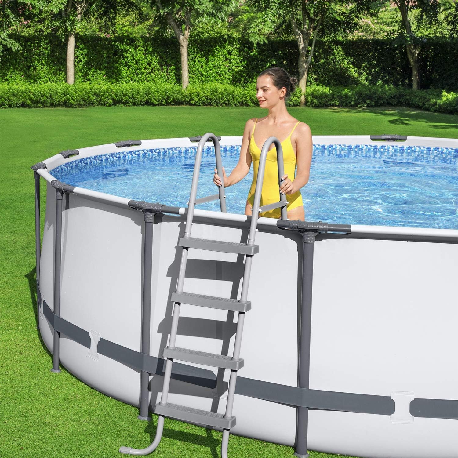 Bestway Steel Pro MAX 16 x 4 Foot Outdoor Frame Above Ground Round Swimming Pool Set with Ladder, Cover, Filter Pump, and Solution Blend