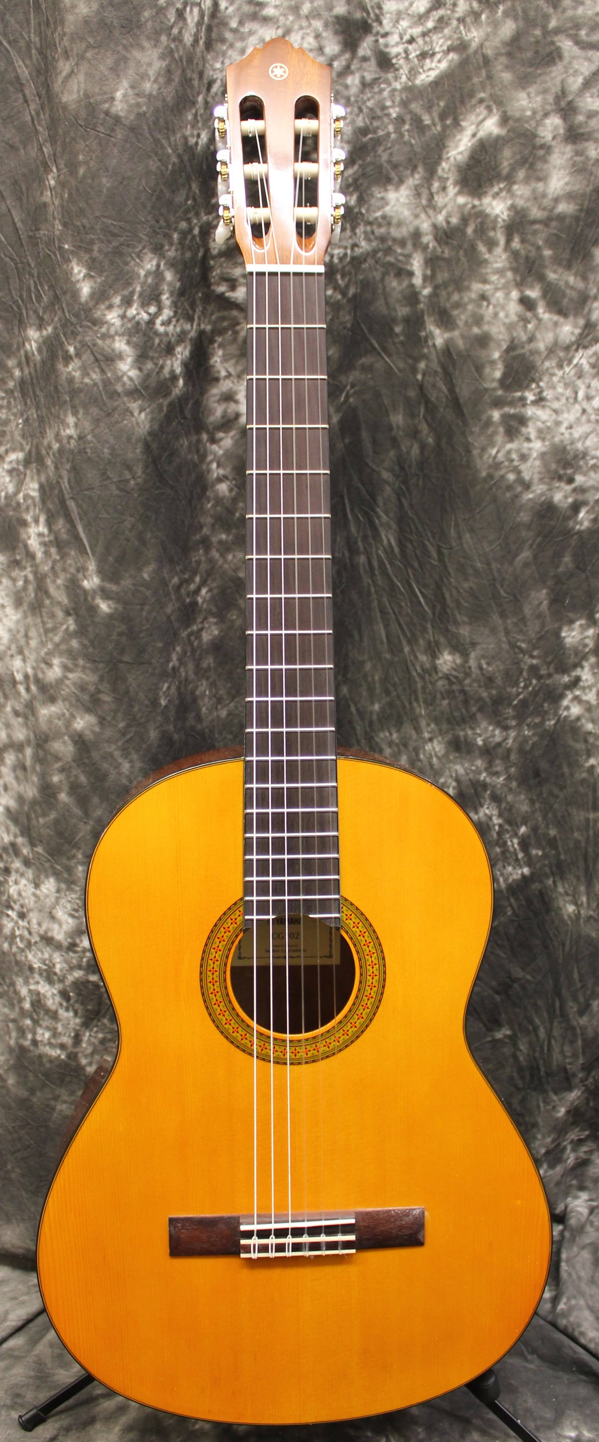 Yamaha CG102 Classical Acoustic Guitar, Natural