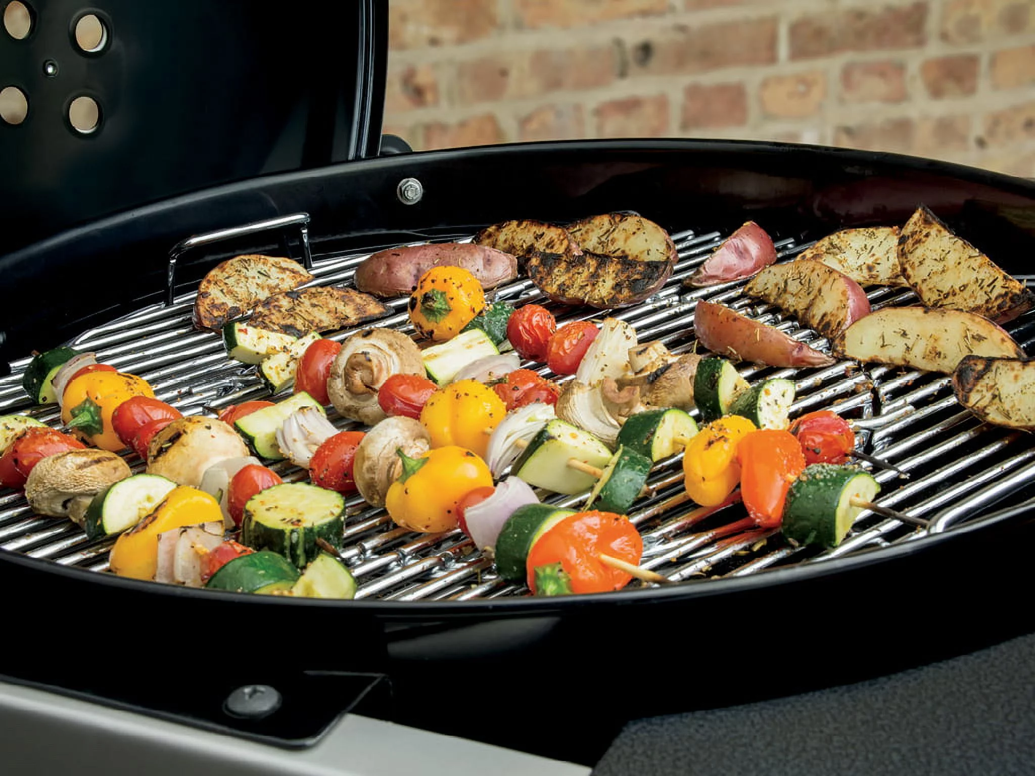 Weber Performer Deluxe 22" Black Charcoal Grill
