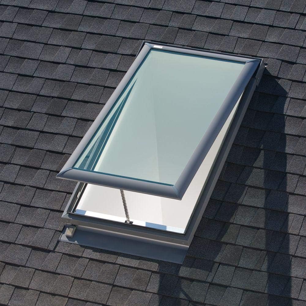 Velux VS C06 2004 Velux VS C06 2004 21-1/2 Inch x 46-1/4 Inch Laminated Manual Venting Deck Mounted No Leak Skylight from the VS Collection
