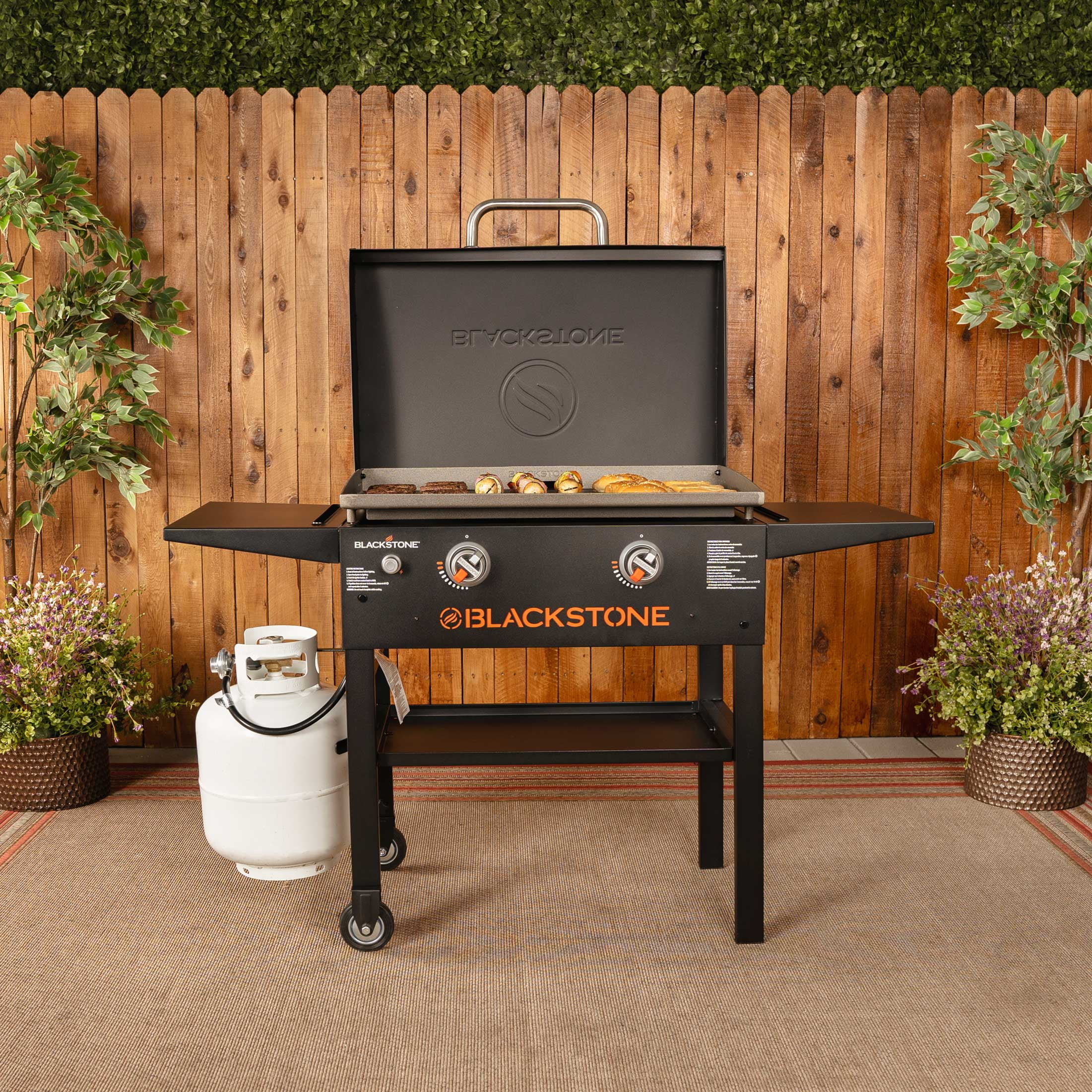 Blackstone Original 2-Burner 28" Propane Omnivore Griddle with Hood