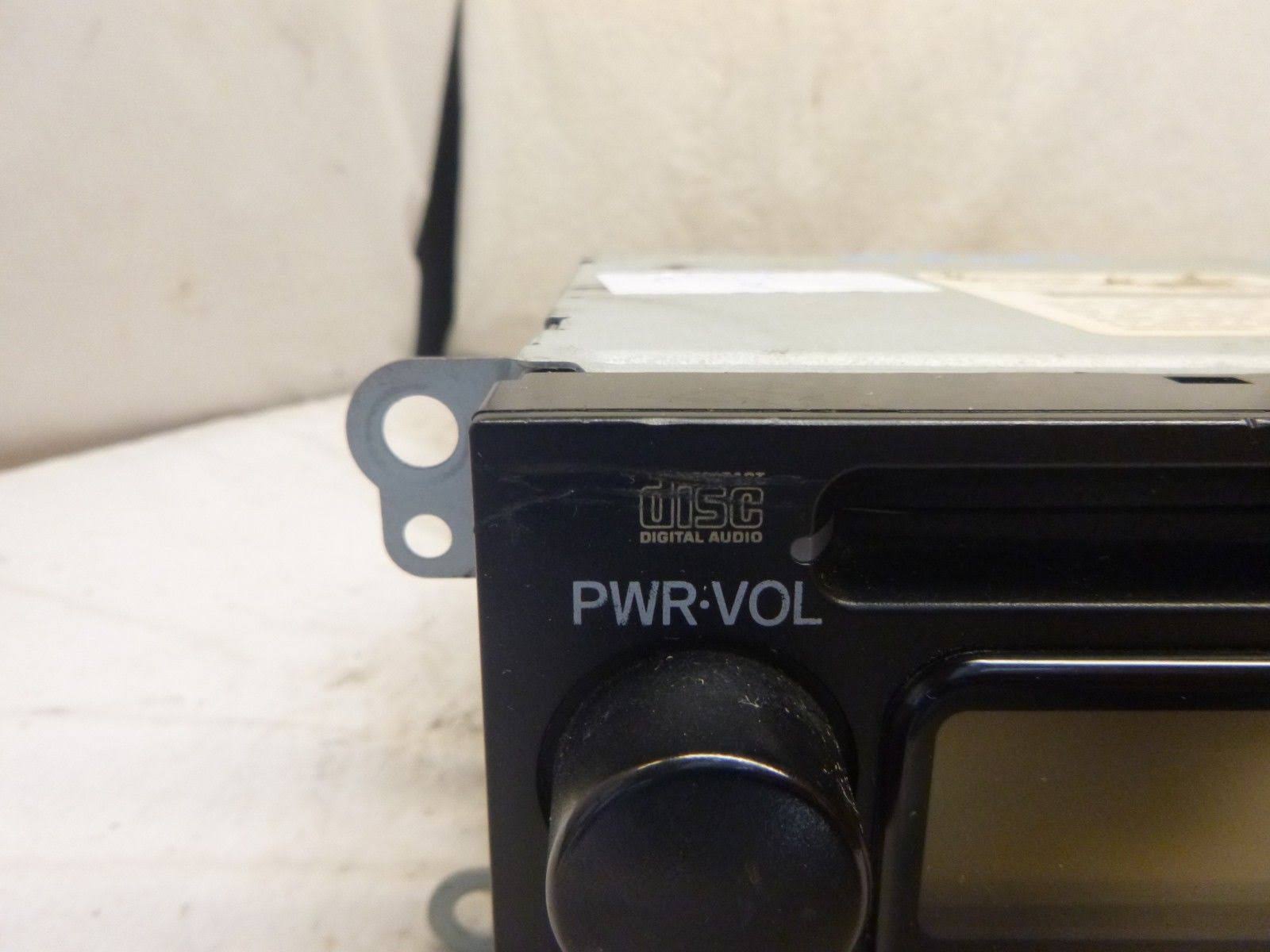 Toyota Factory Radio Single Disc CD Cassette Player 86120-AD040 A56815 Cs117