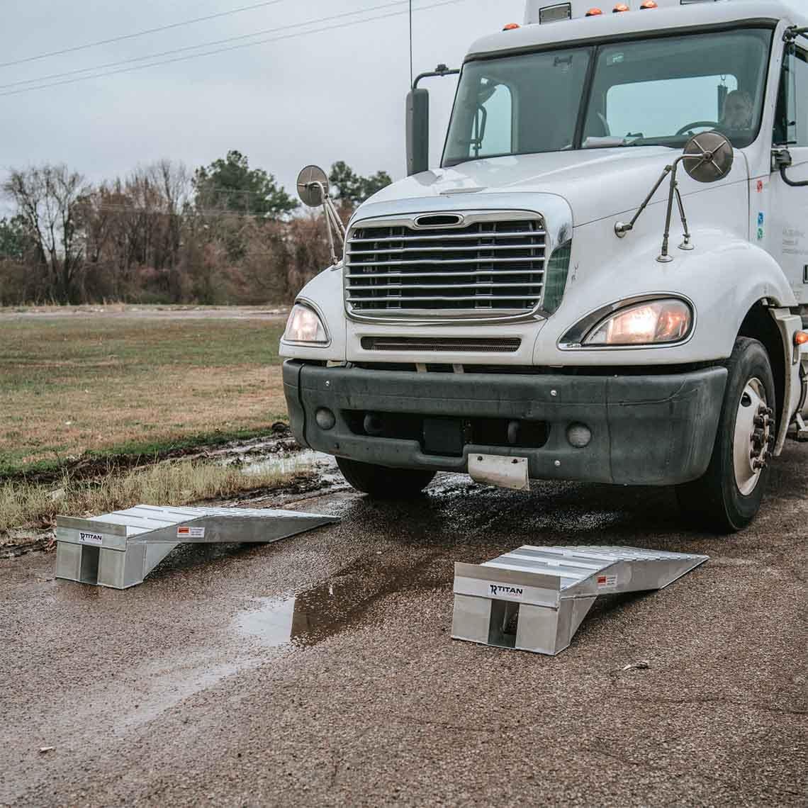 Titan Ramps Heavy Duty Aluminum Semi Truck Riser Ramp 20,000 LB Capacity