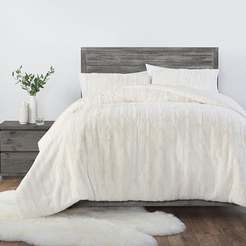 UGG 13711 Alondra Full-Queen 3-Piece Comforter Set Soft Cozy Bedding Faux Fur Comforter and Two Pillow Shams Luxury Blanket Set for Bedroom Accents, Full/Queen, Snow