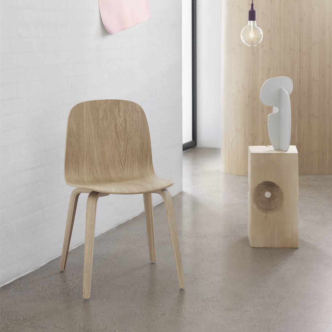 Muuto Visu Chair - Wood Base - Oak / White