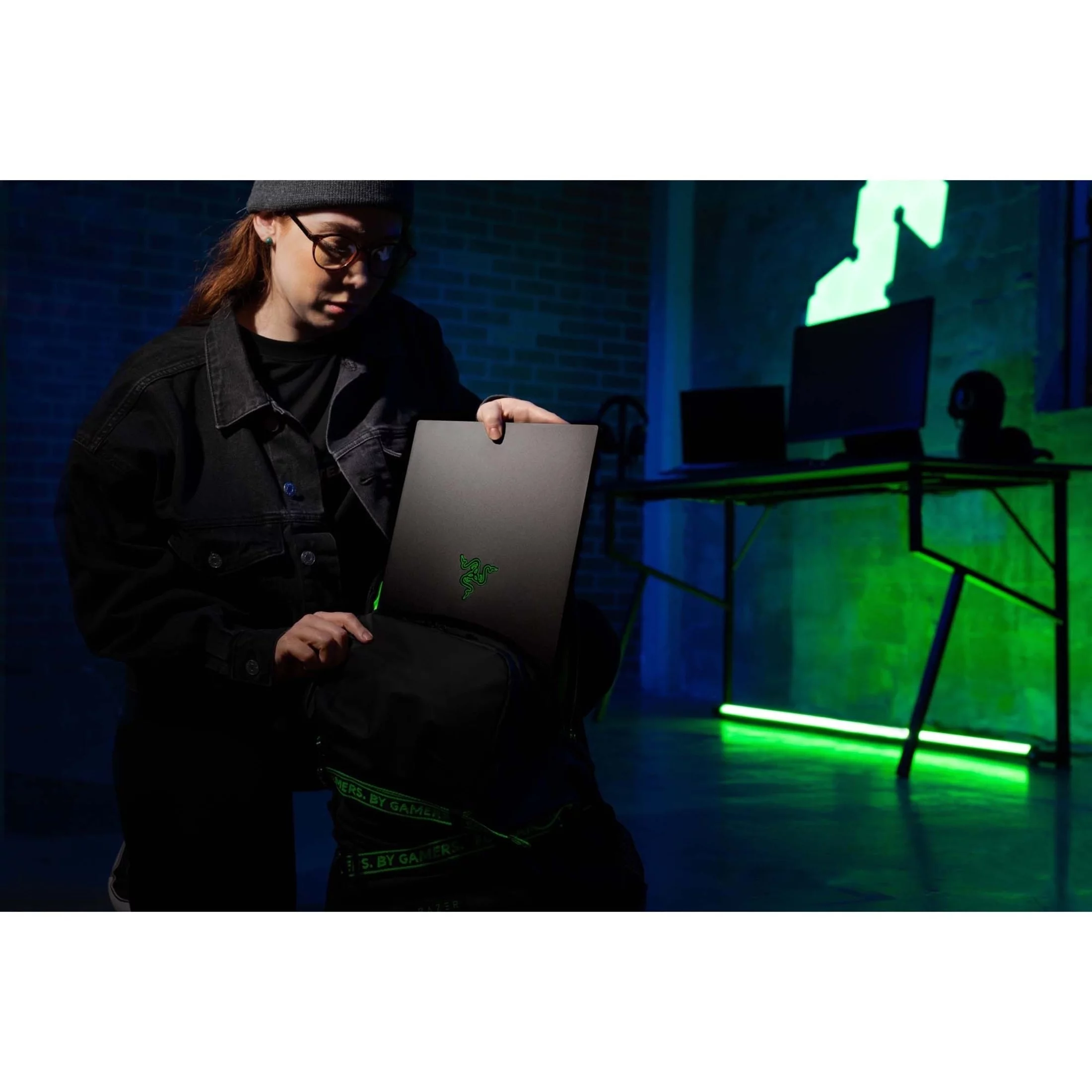 Razer Blade 15 Advanced Edition 15.6" 4K UHD Gaming Laptop, Intel Core i9 i9-12900H, NVIDIA GeForce RTX 3080 Ti 16 GB, 1TB SSD, Windows 11 Home