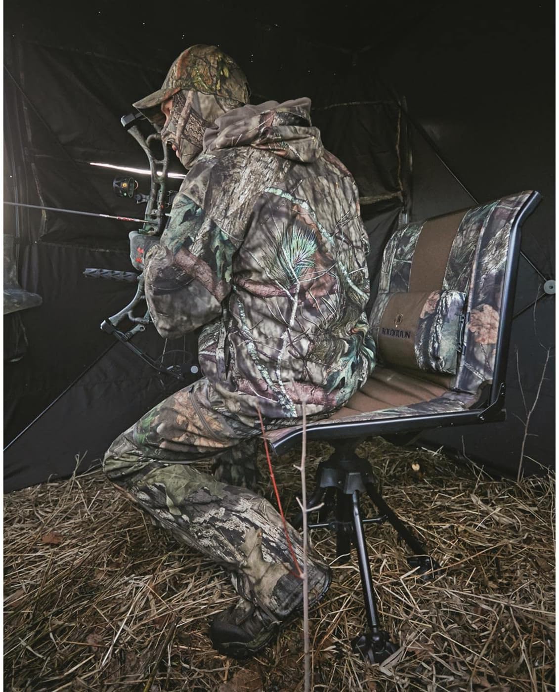 360 Degree Swivel Camo Hunting Blind Chair, Folding, Lightweight, Portable, Padded Cushion Hunting Seat 300 lbs Capacity, Hunt Gear and Equipment, Mossy Oak Break-Up Country Mossy Oak