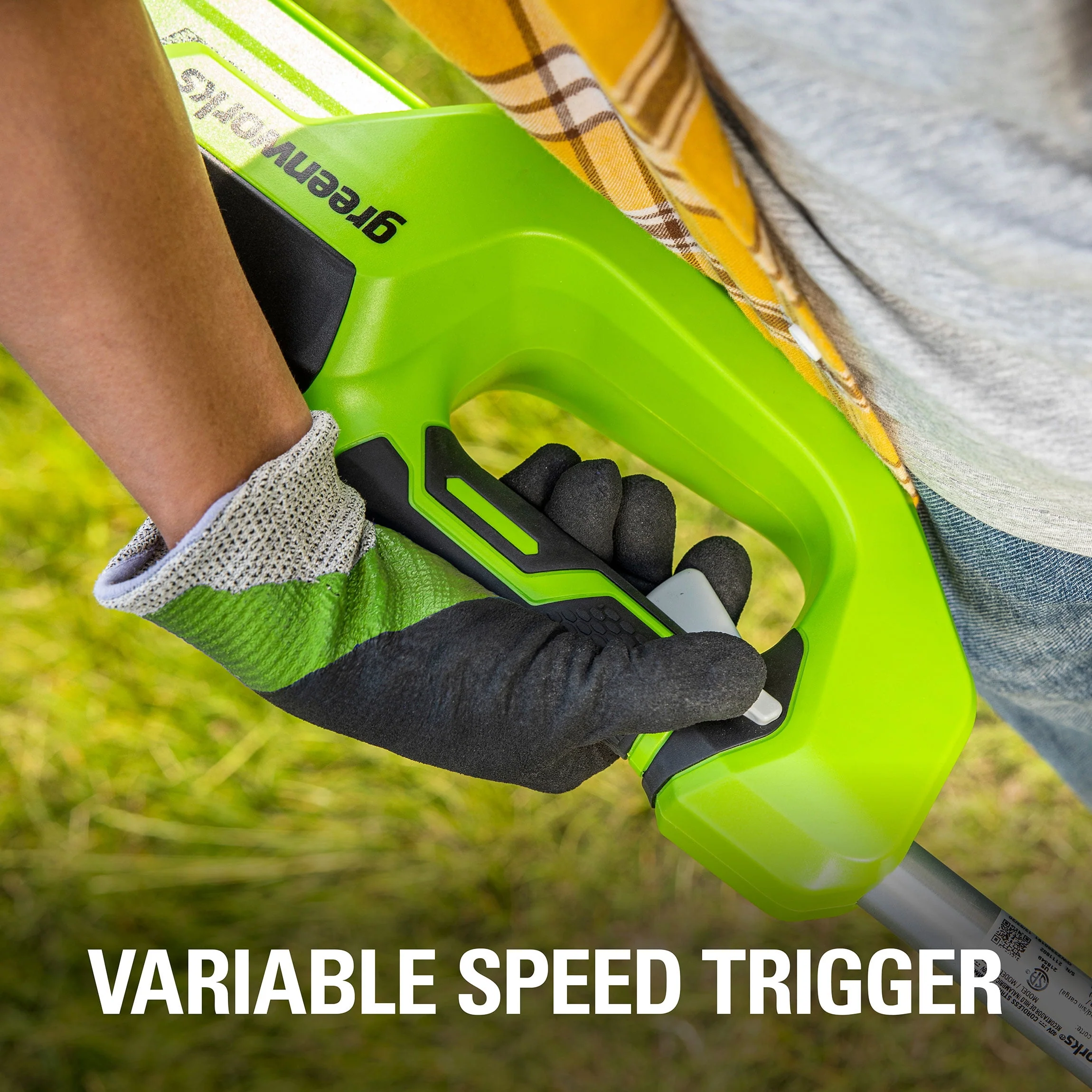 Greenworks 40V 15 Straight Shaft String Trimmer with 2.5 Ah Battery and Charger, 2111802