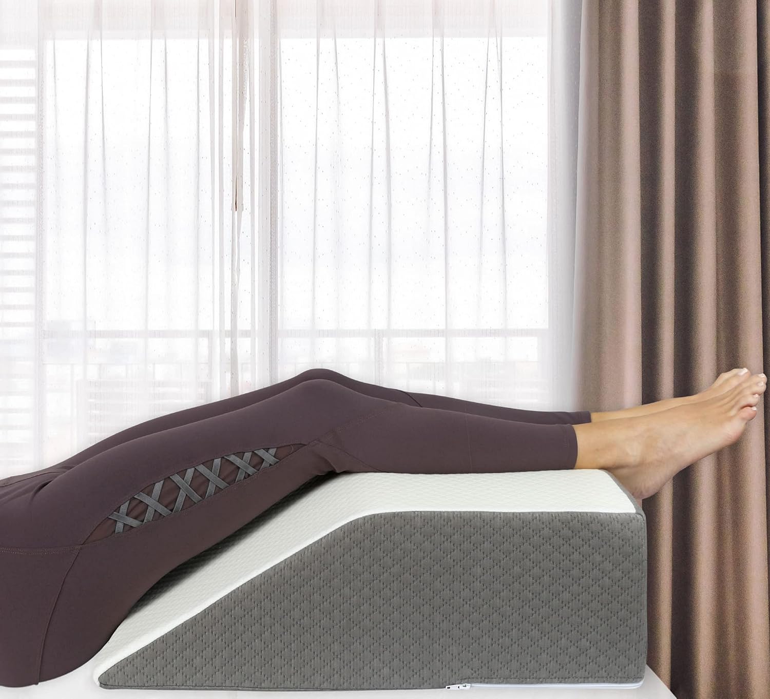 Kӧlbs Bed Wedge Pillow with Memory Foam Top | Stylish Chic Jacquard Cover | Wedge Pillow for Sleeping and Acid Reflux, Heartburn, and GERD Pillow &ndash; Snoring Pillow