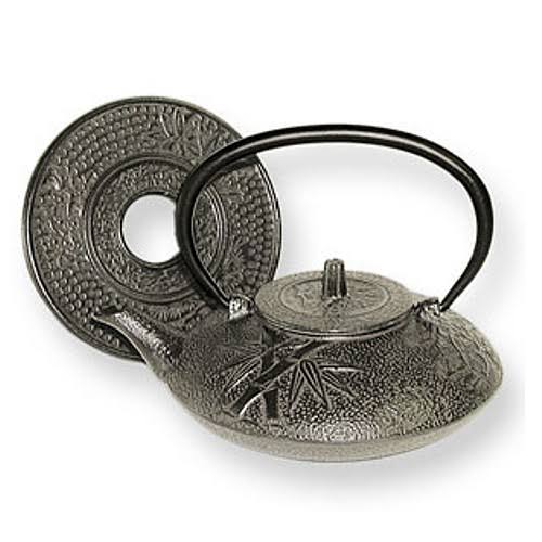 Japanese Tetsubin Cast Iron Rust 20 oz Teapot