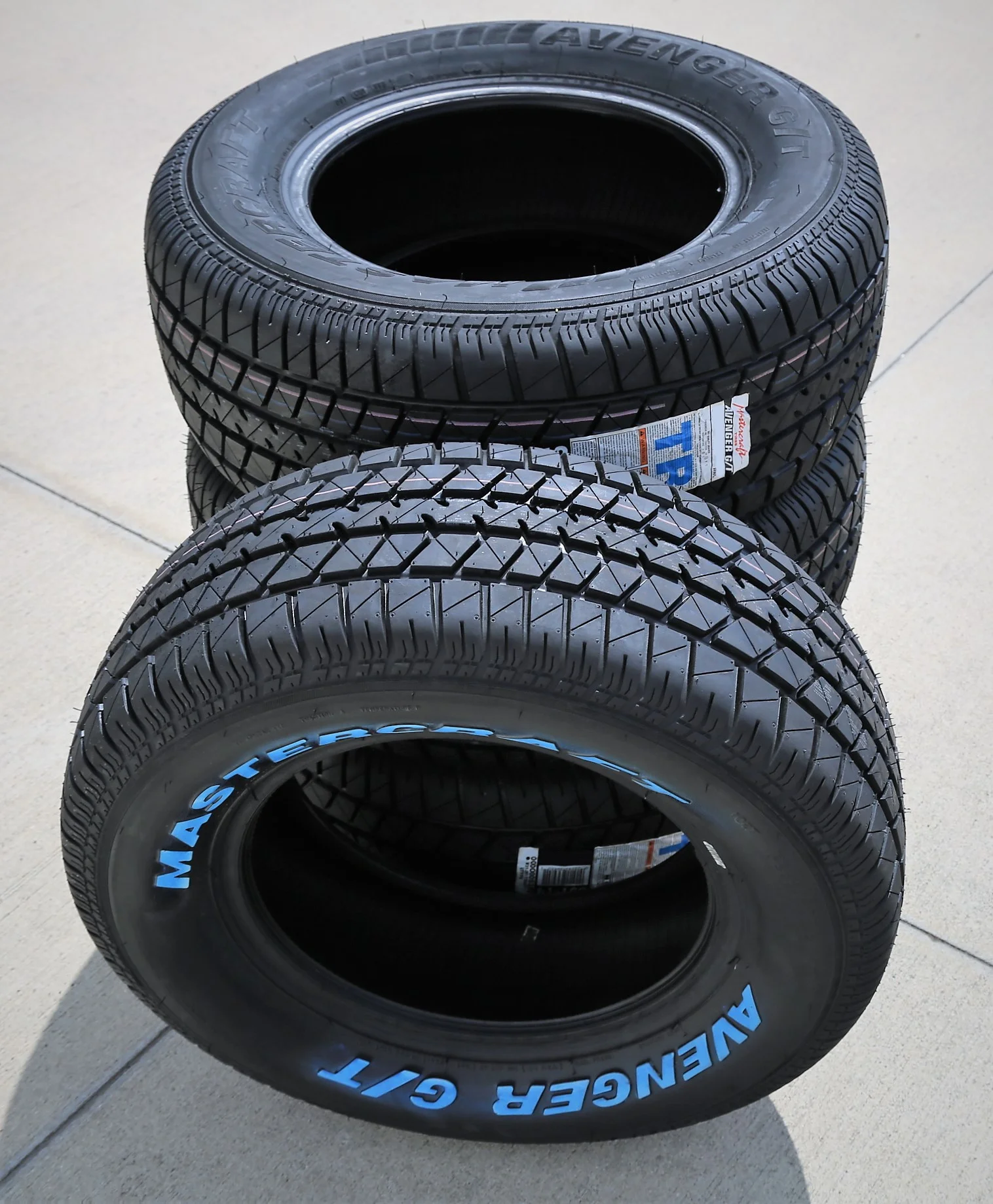 Mastercraft Avenger G/T All Season P225/70R15 100T Passenger Tire