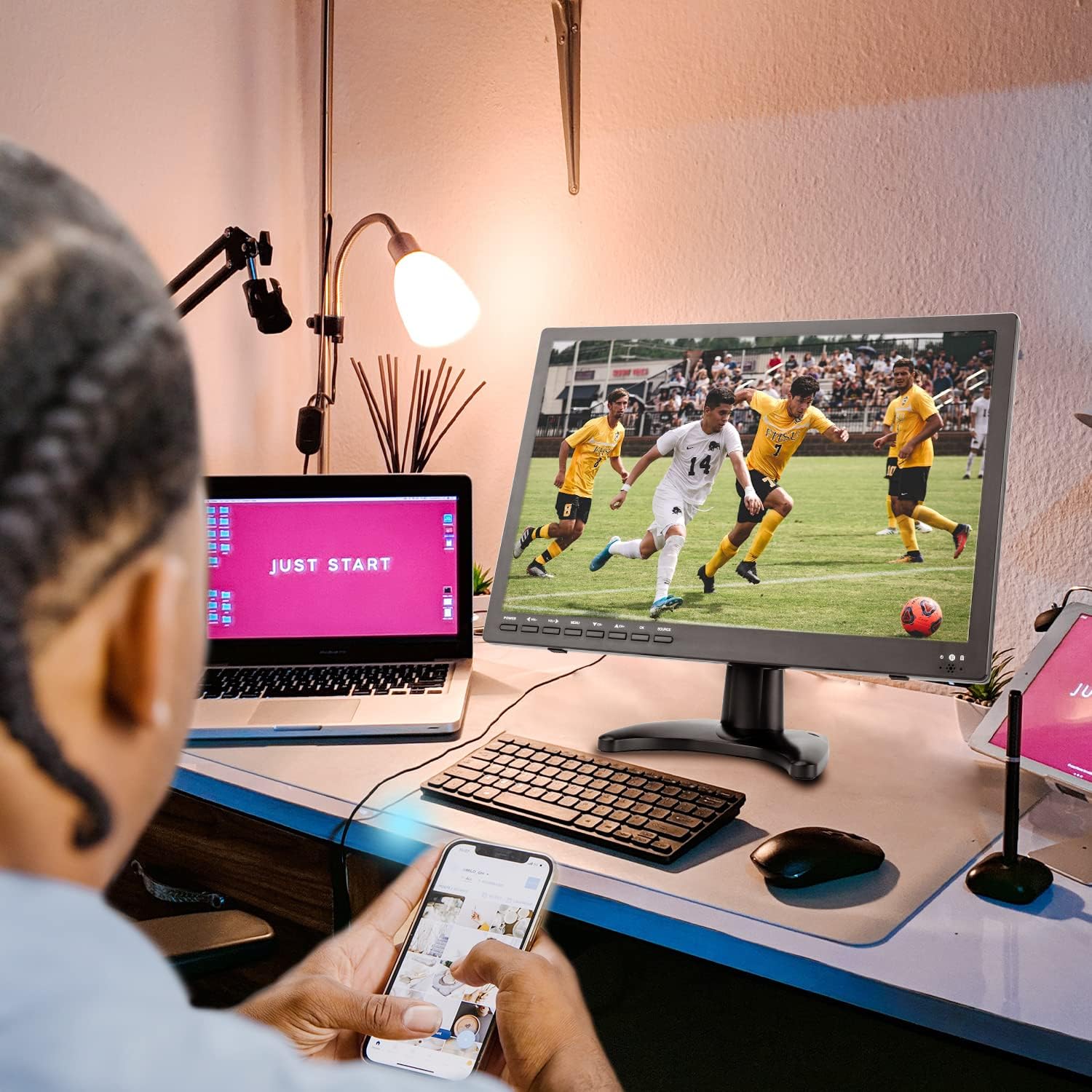 17 inch TV, Widescreen LED Portable TV with ATSC Digital Tuner, HDMI, AV Video Input, ATSC Tuner, USB Port, Built-in Speakers for Car, Caravan, Office and Kitchen