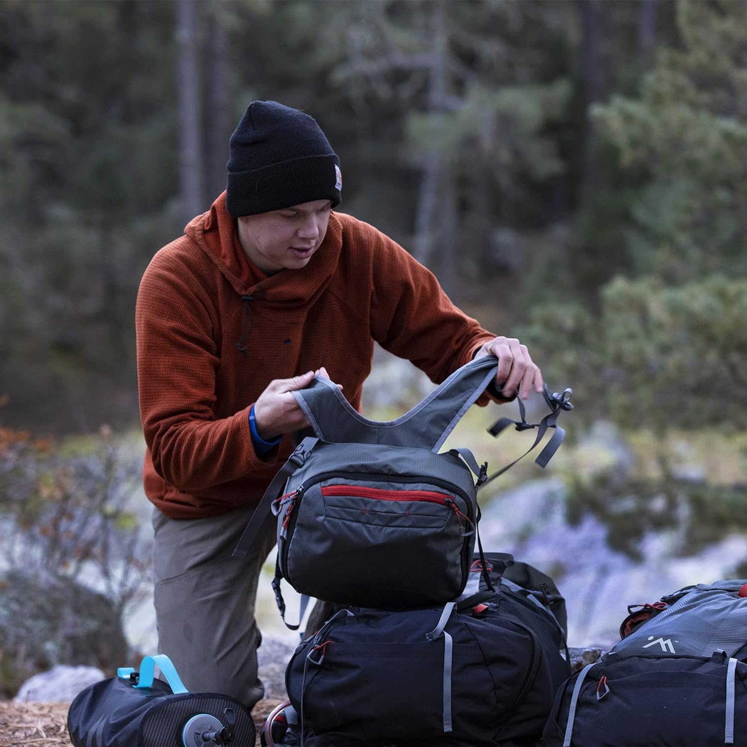LIHONG Hiking Backpack | Camping Essentials Lightweight Backpack for Men & Women, for Backpacking, Camping, and More (65 Liter)