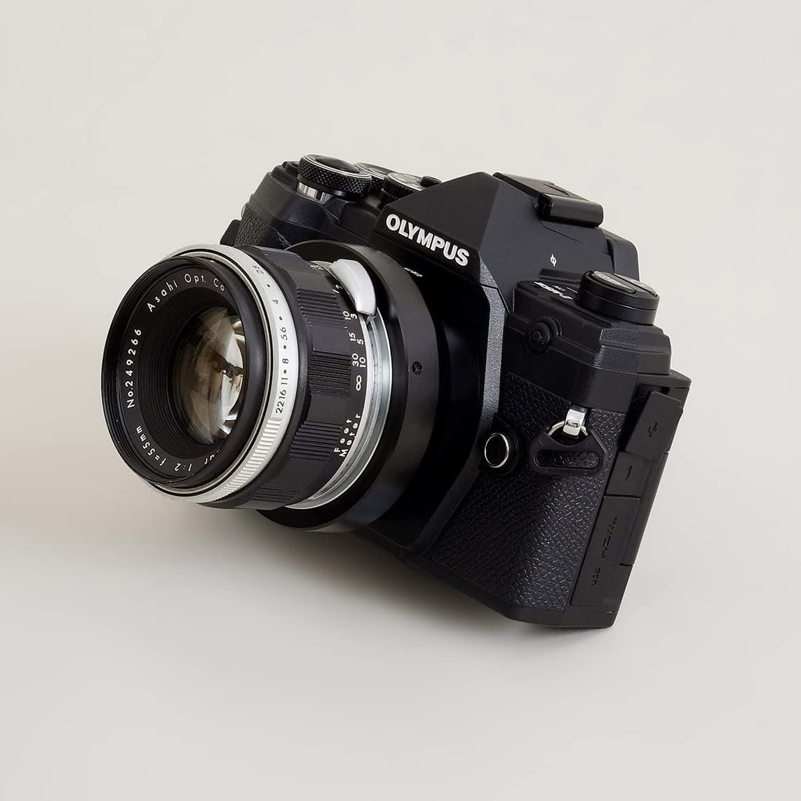 Urth Lens Mount Adapter: Compatible with Olympus OM Lens to Micro Four Thirds (M4/3) Camera Body
