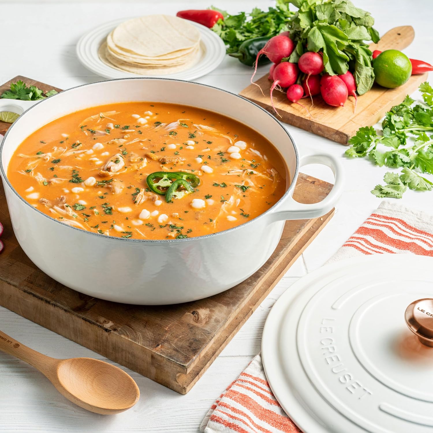 Le Creuset Signature 6.75-quart Round Wide Oven with Copper Knob - Enameled Cast Iron (White)