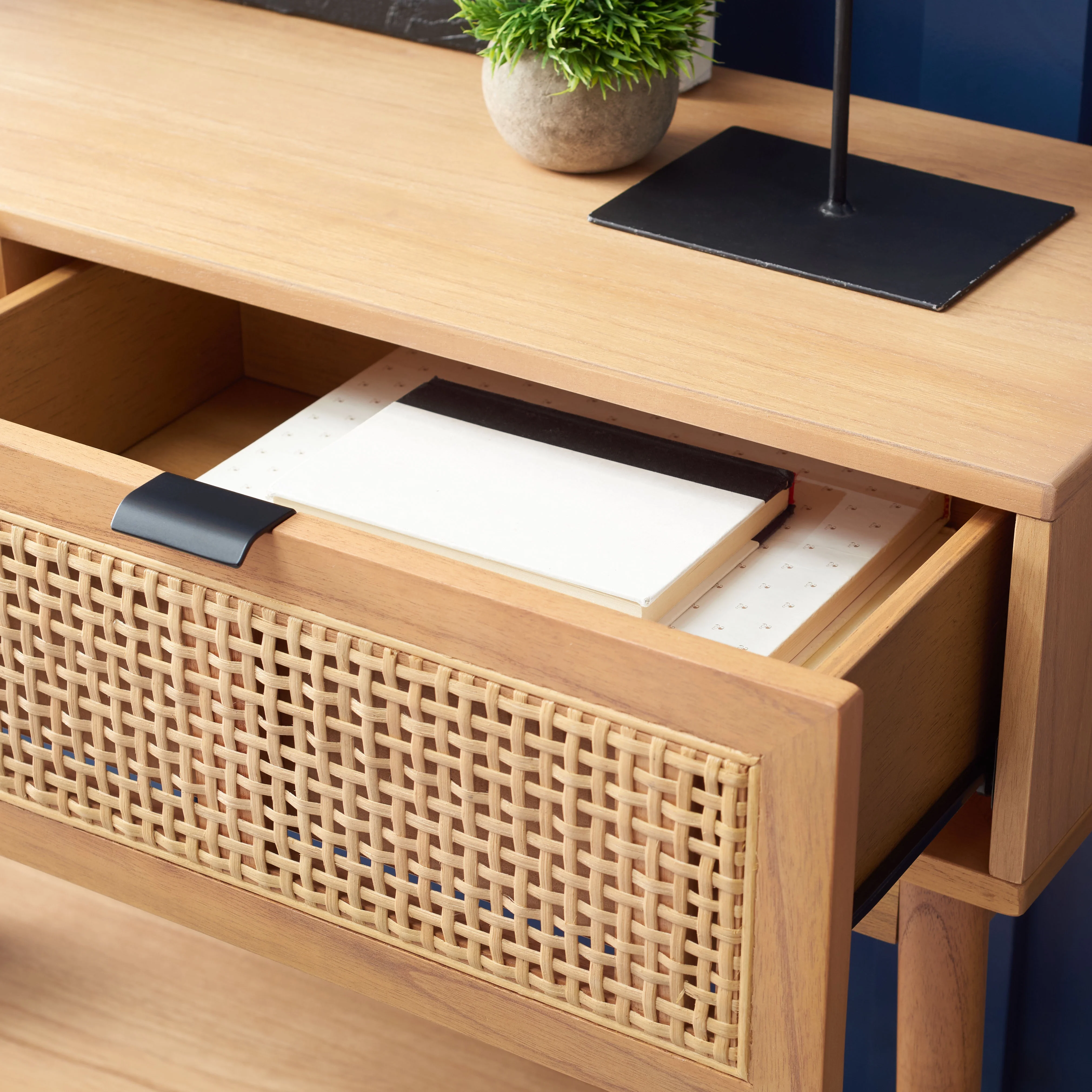 SAFAVIEH Baisley Amish Natural Wood Console Table with Drawer (42 in. W x 14 in. D x 31 in. H)