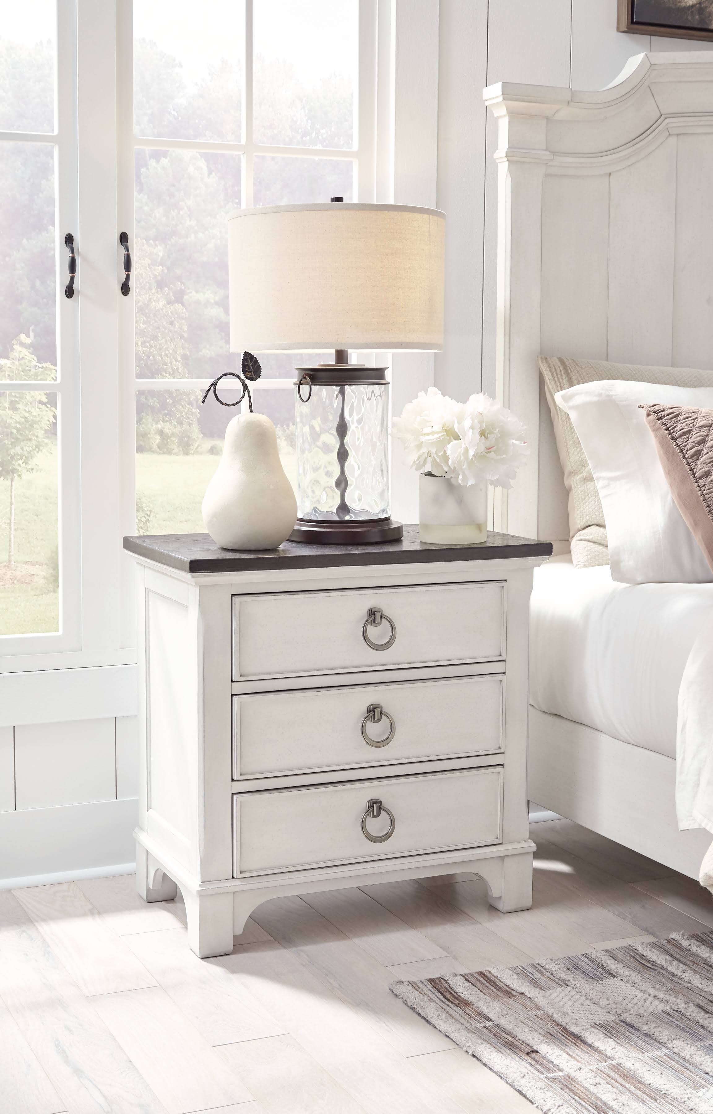 Nashbryn - Three Drawer Night Stand