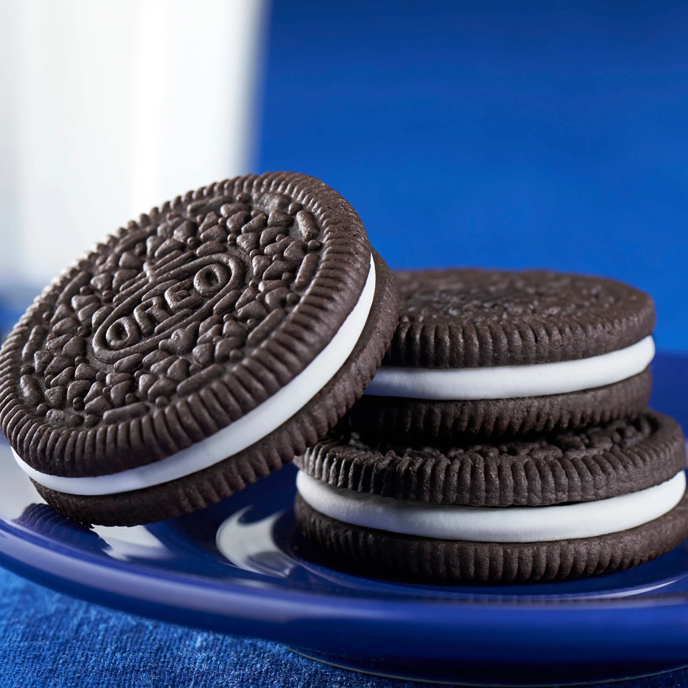 OREO Chocolate Sandwich Cookies, Family Size, (Pack of 18)