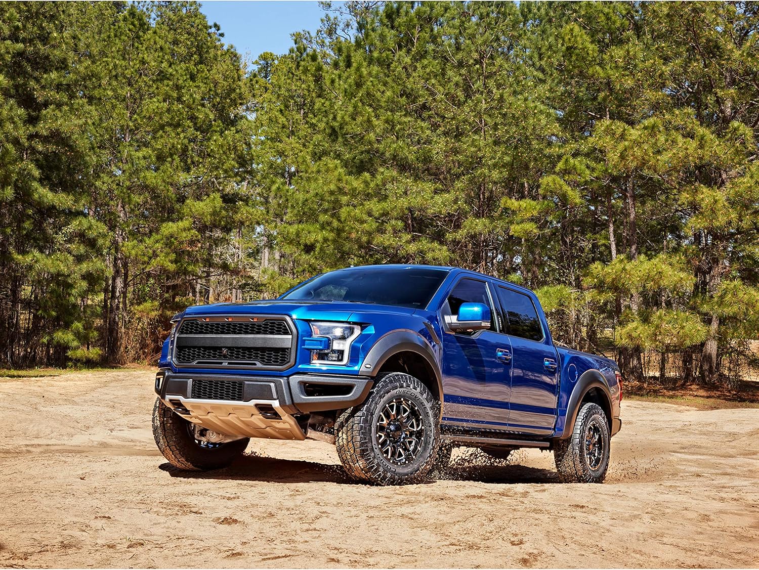 Cooper Discoverer AT3 XLT All-Season 37X12.50R17LT 124R Tire