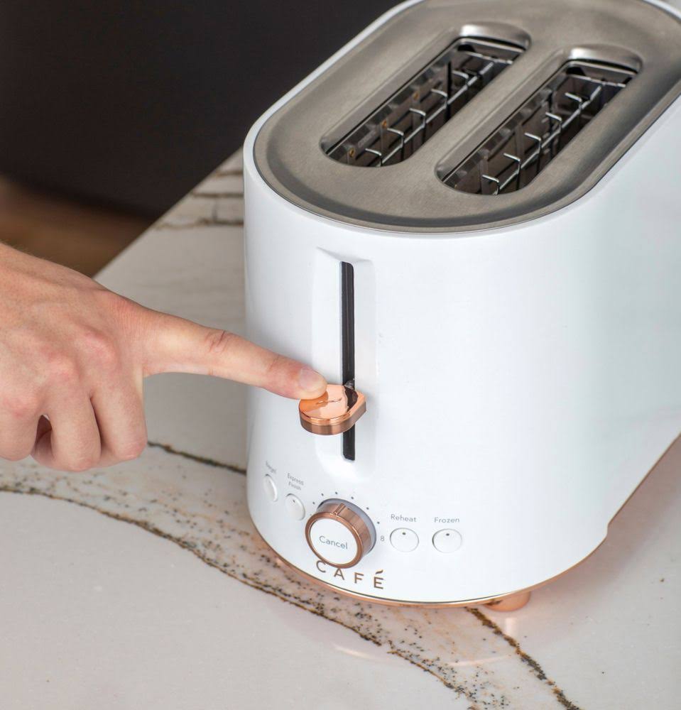 Cafe Express Finish Matte White 2-Slice Toaster