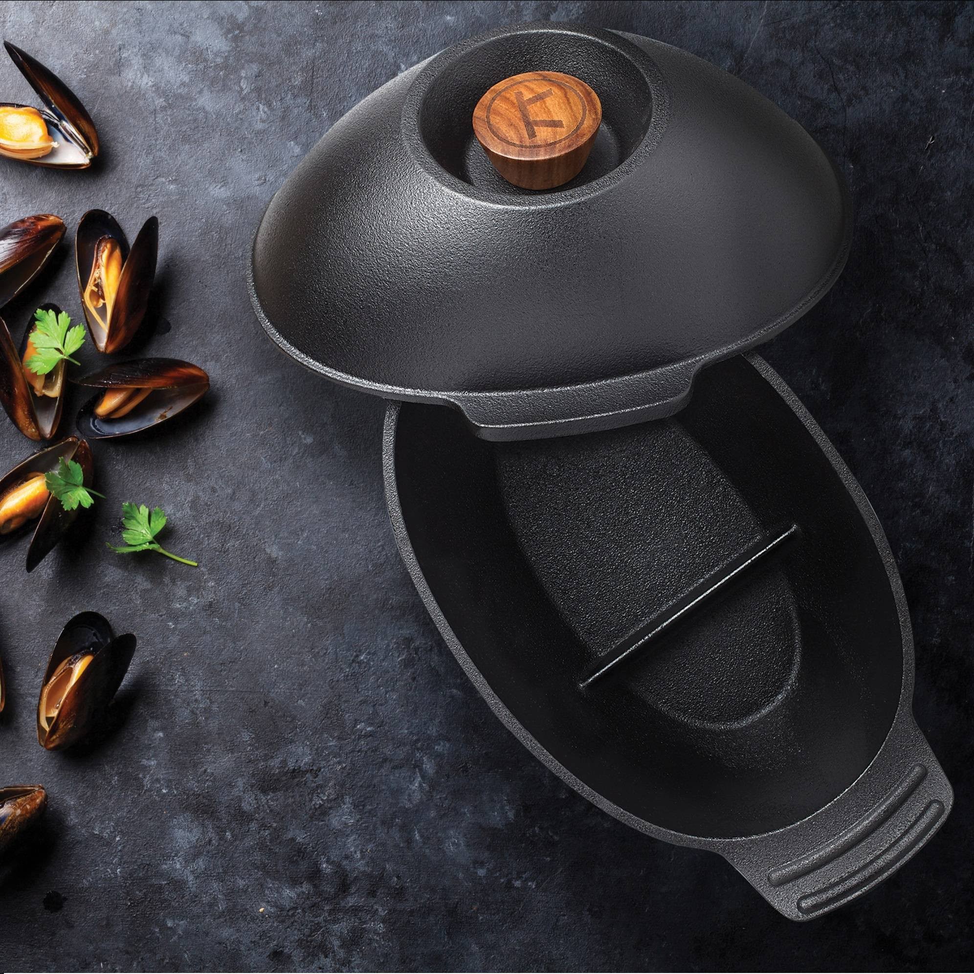 Outset Cast Iron 2.5 Quart Seafood and Mussel Pot with Lid for Empty Shells 76495