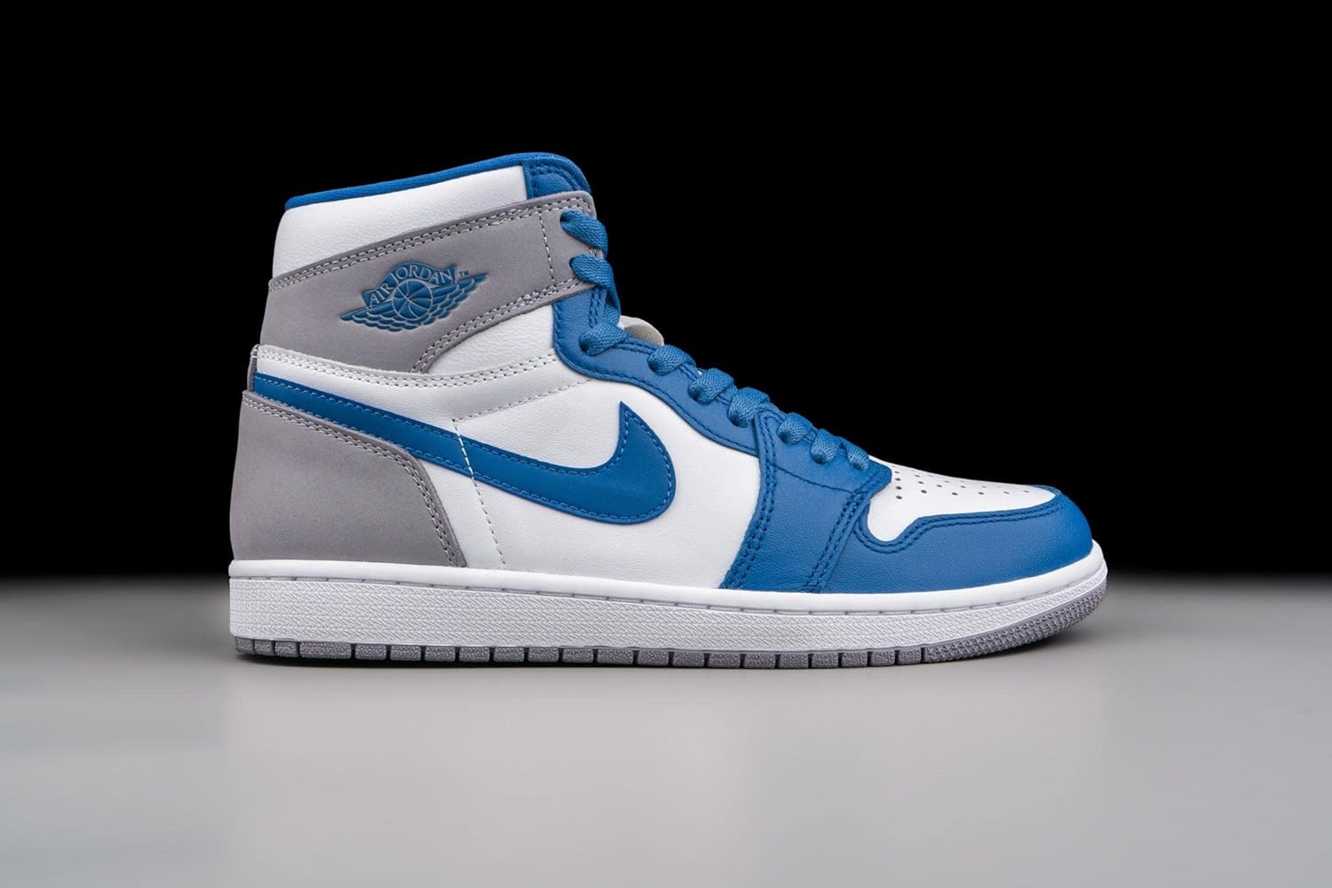 Jordan Men's 1 Retro High OG True Blue/White-Cement Grey (DZ5485 410) - 11