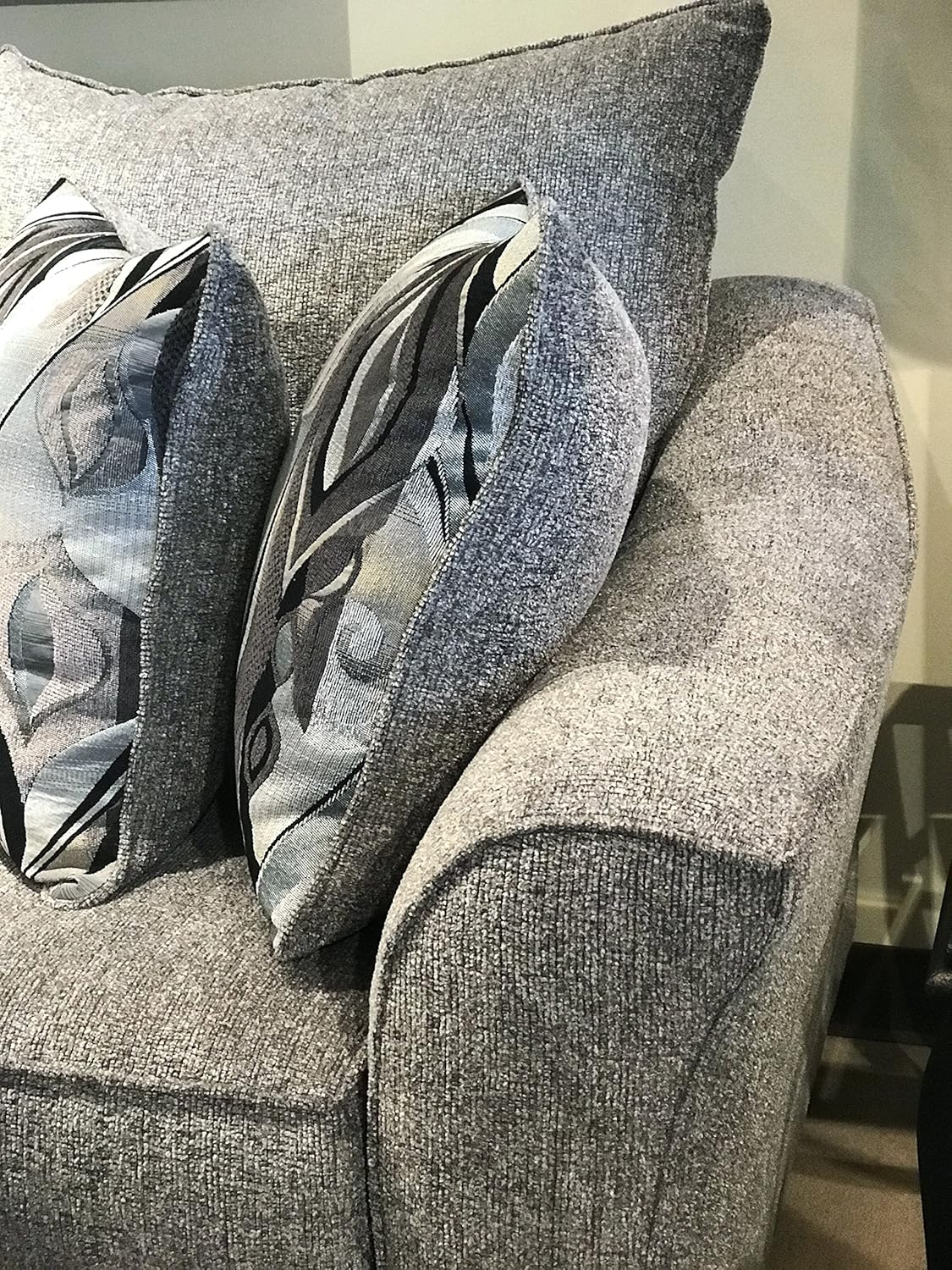 Roundhill Furniture Pillowback Loveseat