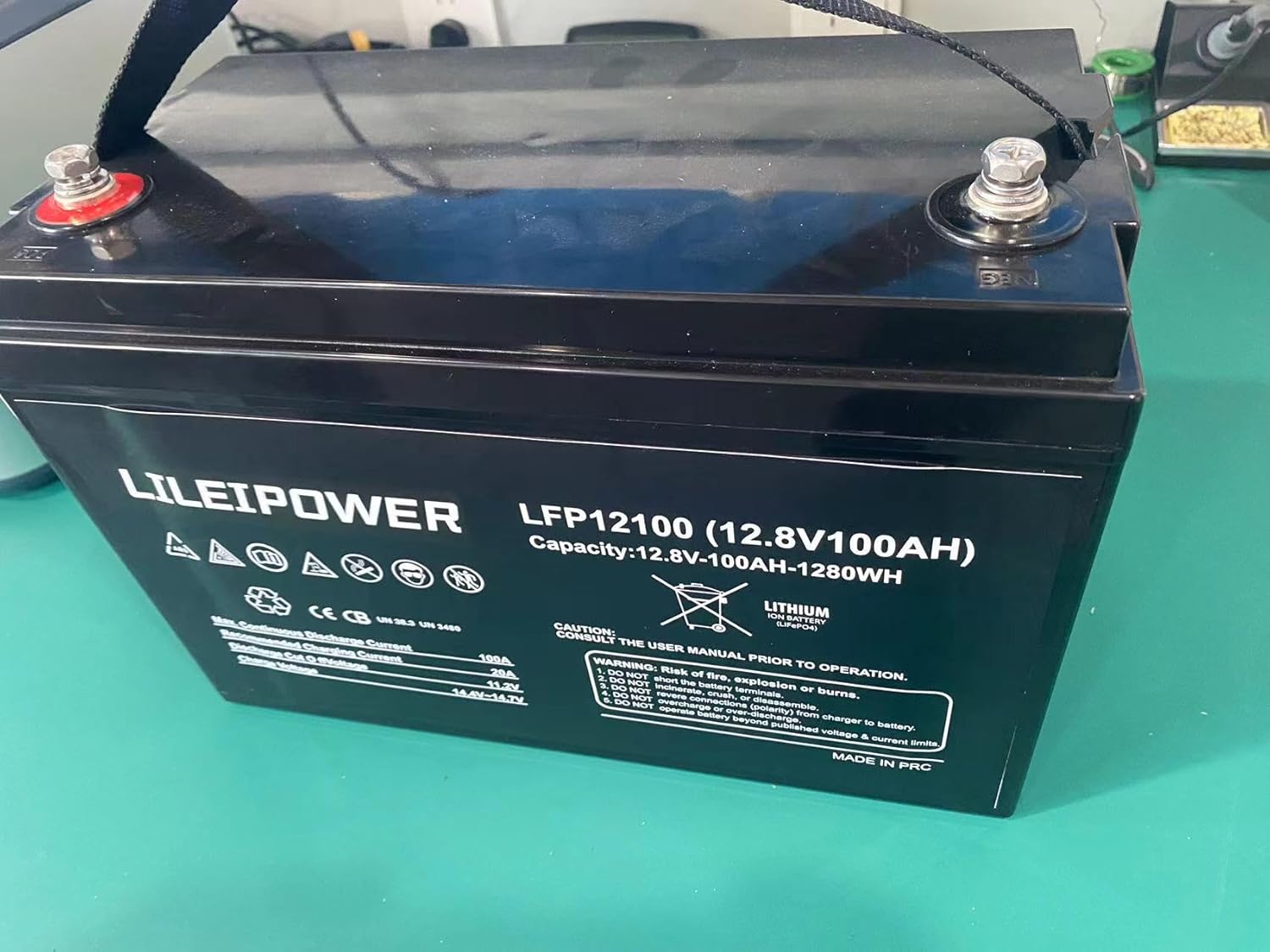 12.8V 100Ah LiFePO4 Battery, Built-in 100A BMS, Lithium Battery 2560Wh, Up to 15000+ Cycles, Support in Series/Parallel, widely Used for Solar Home System, RV
